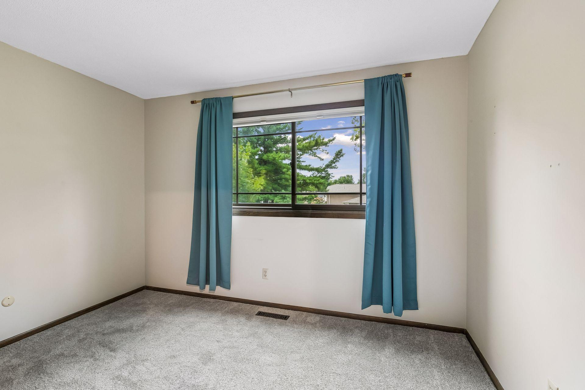 View of Residential at 1013 Robinhood Place, Shoreview MN 55126, Shoreview (25 of 47) - Mike Wilen | Minnesota Team Real Estate