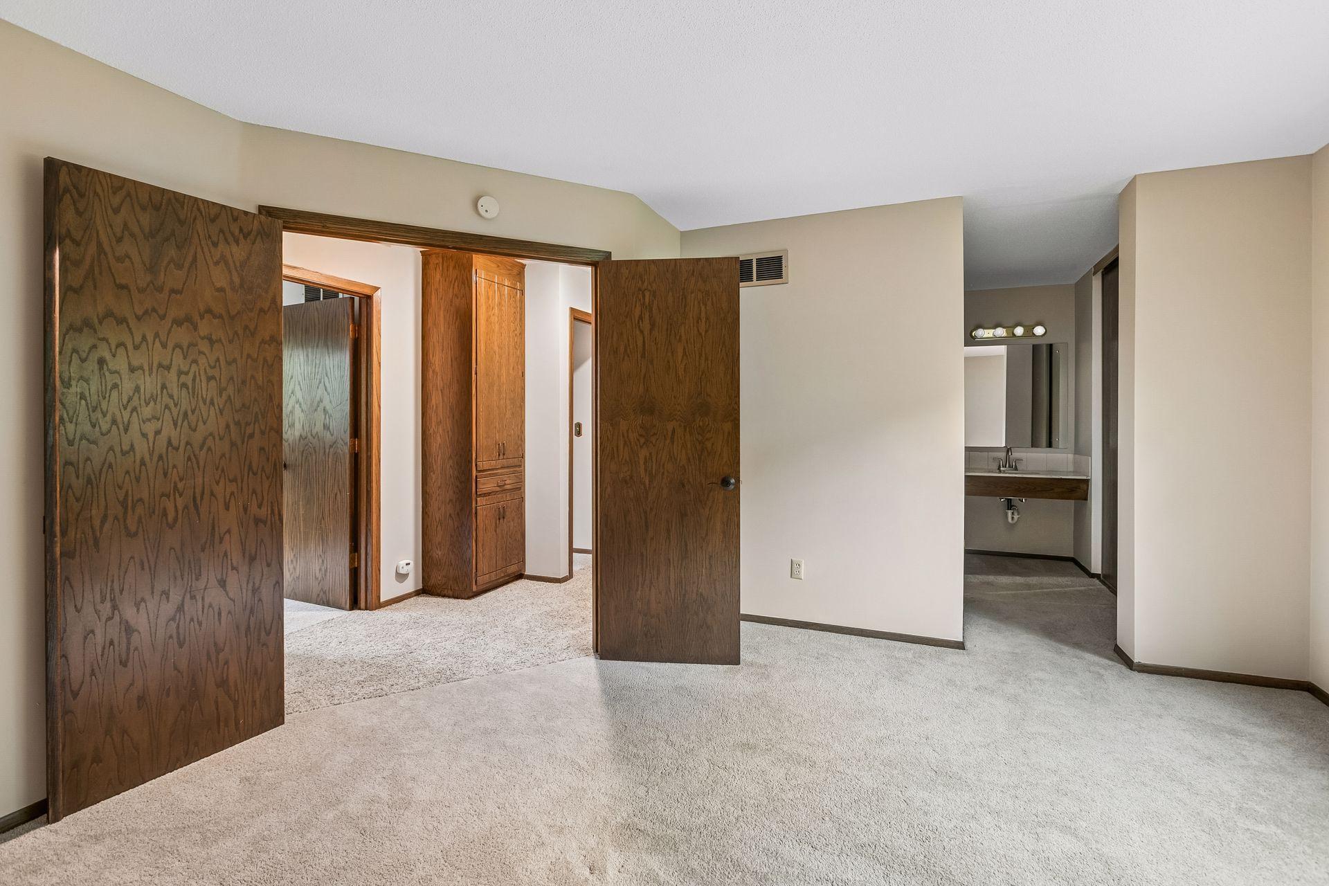 View of Residential at 1013 Robinhood Place, Shoreview MN 55126, Shoreview (21 of 47) - Mike Wilen | Minnesota Team Real Estate