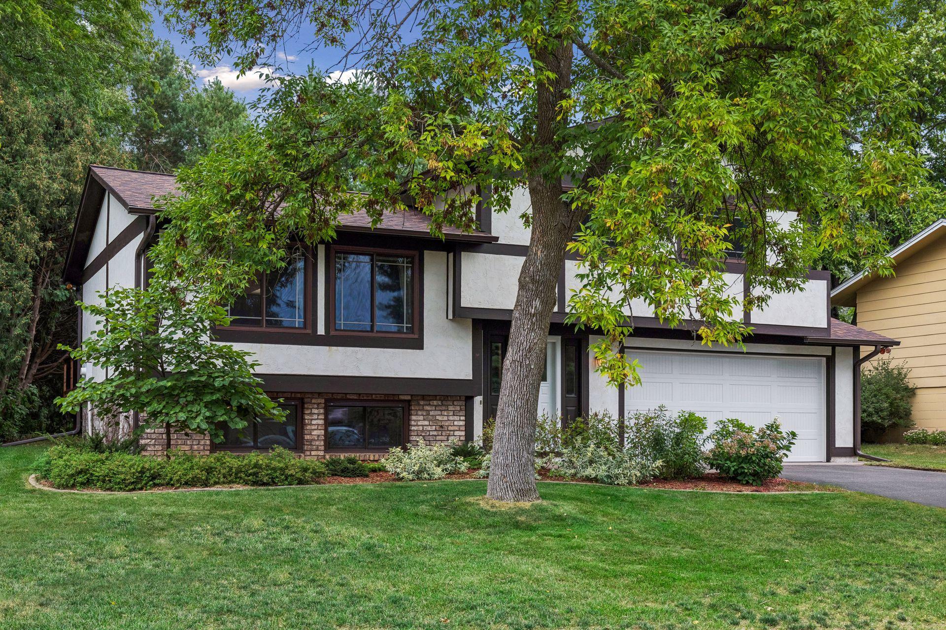 View of Residential at 1013 Robinhood Place, Shoreview MN 55126, Shoreview (3 of 47) - Mike Wilen | Minnesota Team Real Estate