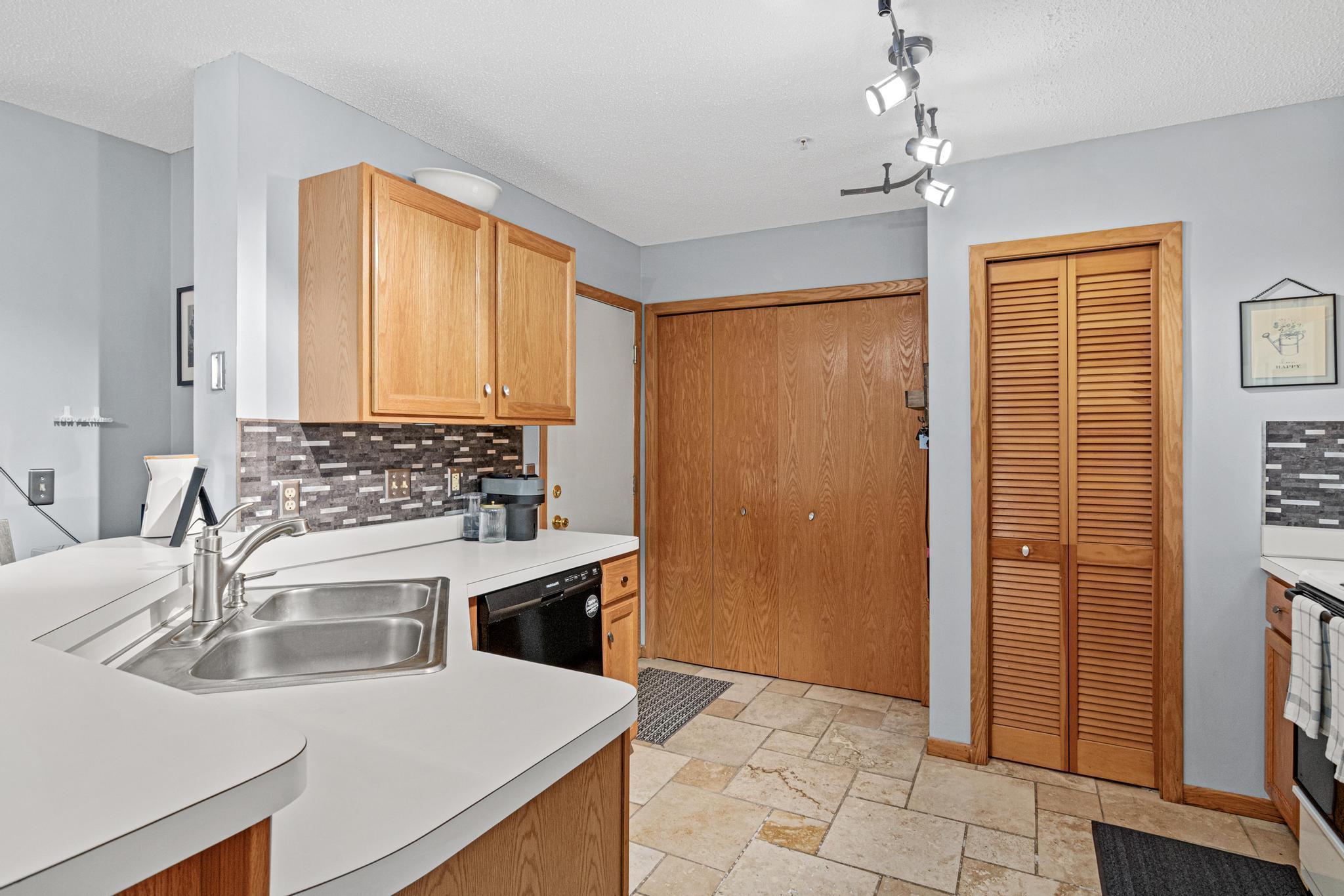 View of Residential at 483 Mission Hills Way, Chanhassen MN 55317, Chanhassen (9 of 21) - Mike Wilen | Minnesota Team Real Estate