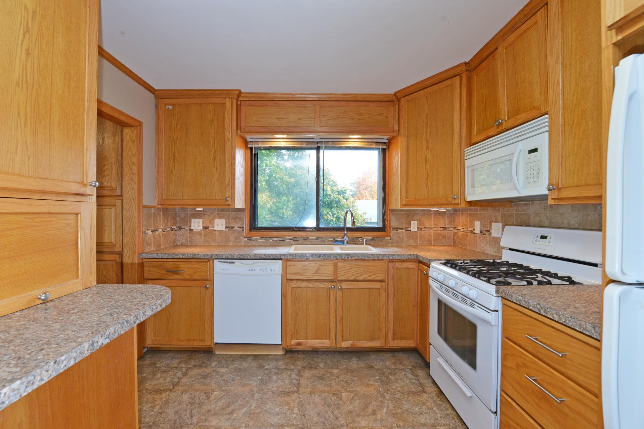 View of Residential at 7119 Dallas Road, Brooklyn Center MN 55430, Brooklyn Center (12 of 46) - Mike Wilen | Minnesota Team Real Estate