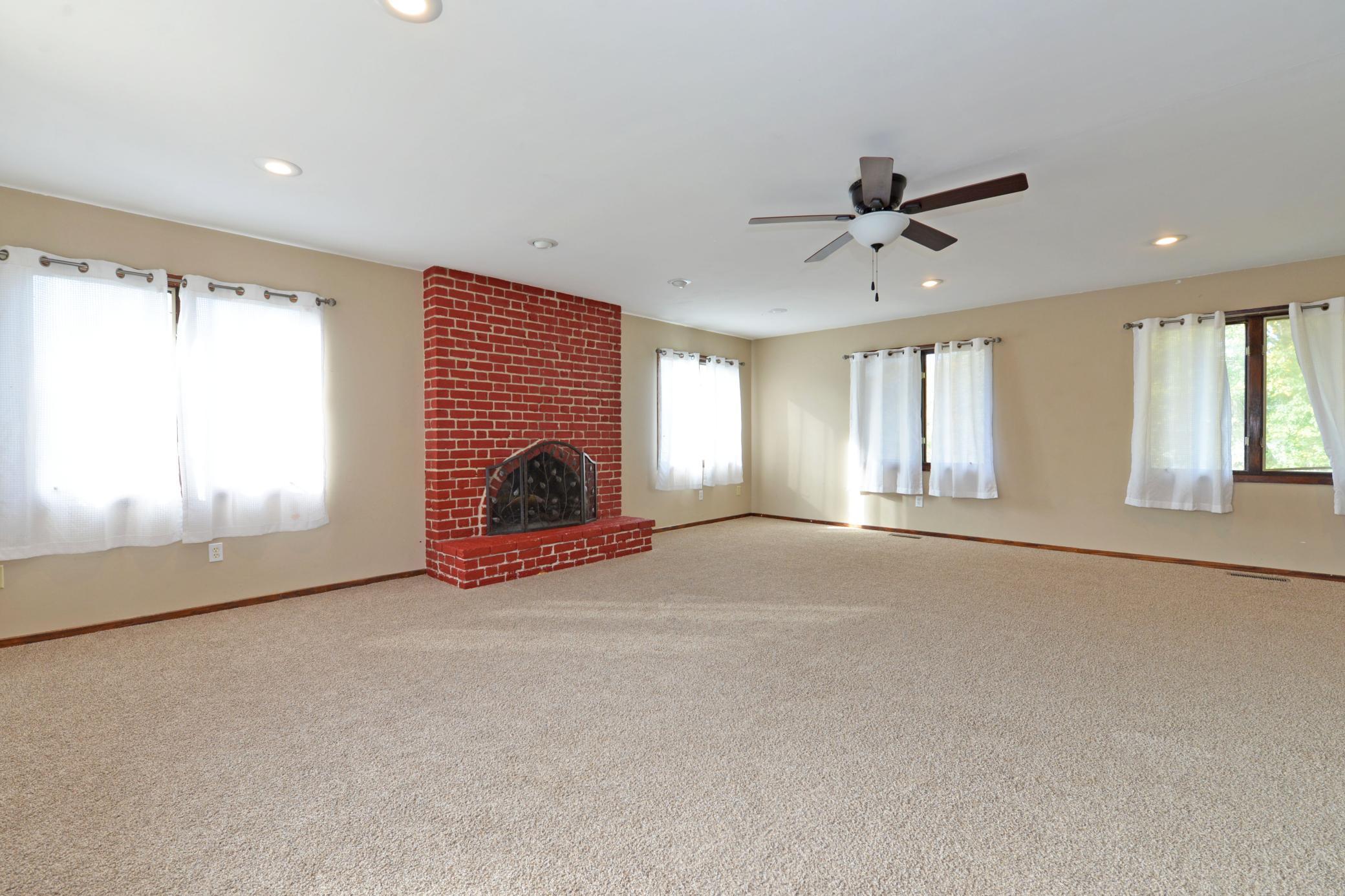 View of Residential at 7119 Dallas Road, Brooklyn Center MN 55430, Brooklyn Center (17 of 46) - Mike Wilen | Minnesota Team Real Estate