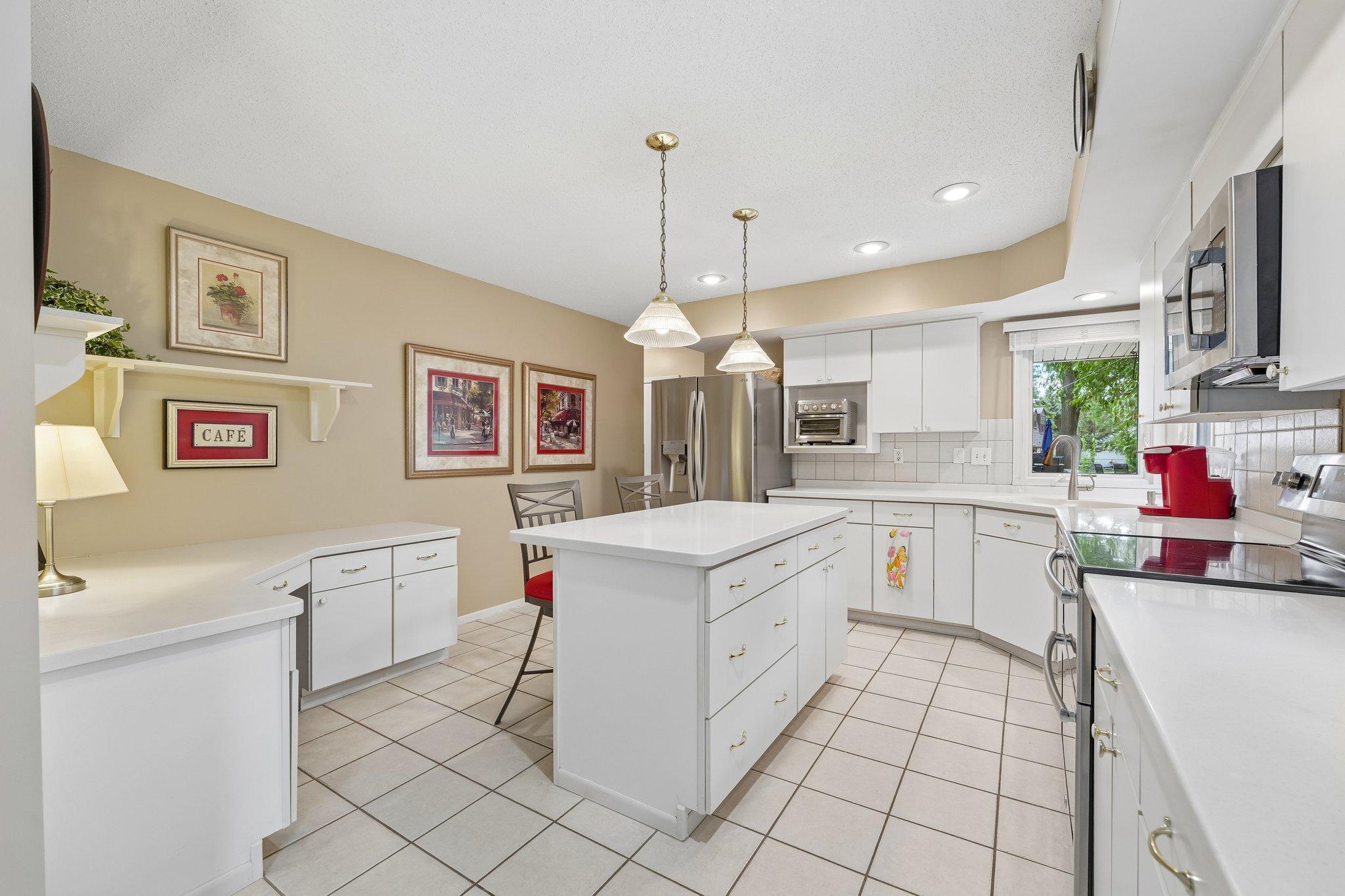 View of Residential at 9632 Oxborough Road, Bloomington MN 55437, Bloomington (17 of 48) - Mike Wilen | Minnesota Team Real Estate