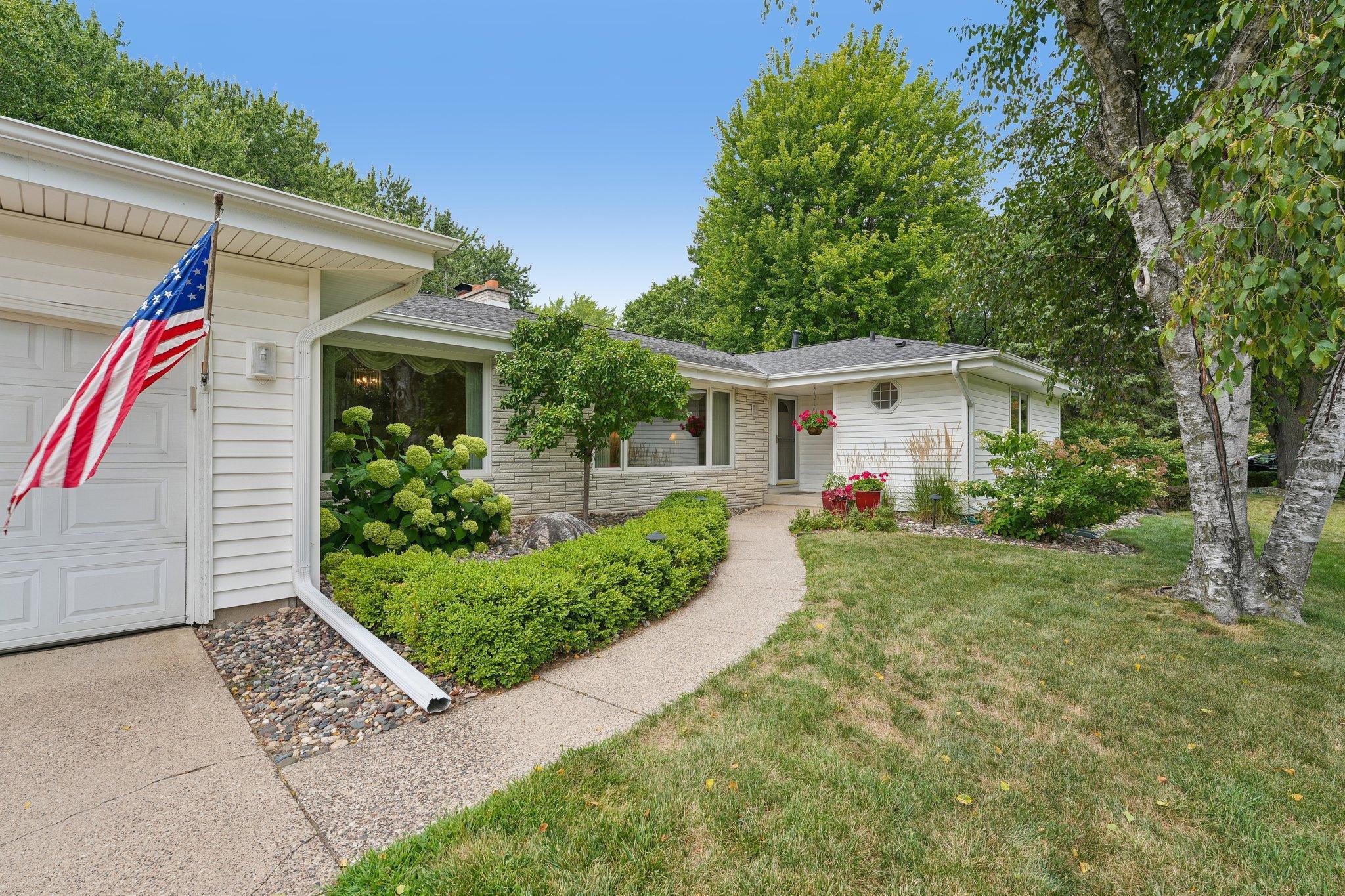 View of Residential at 9632 Oxborough Road, Bloomington MN 55437, Bloomington (4 of 48) - Mike Wilen | Minnesota Team Real Estate