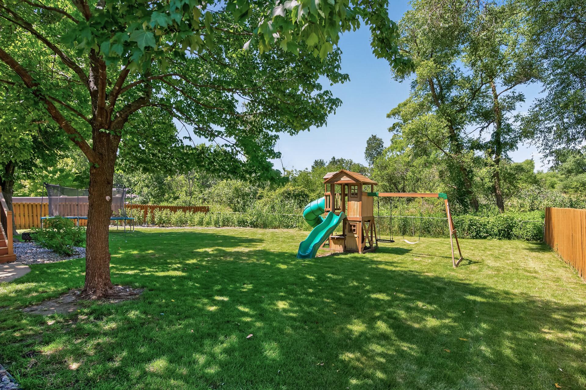 View of Residential at 4251 Elizabeth Lane, Vadnais Heights MN 55127, Vadnais Heights (23 of 29) - Mike Wilen | Minnesota Team Real Estate