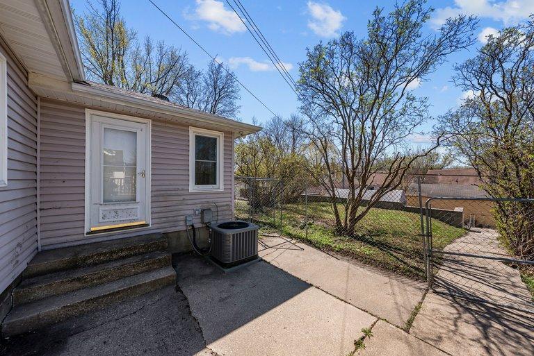 View of Residential at 3719 Logan Avenue, Minneapolis MN 55412, Minneapolis (48 of 50) - Mike Wilen | Minnesota Team Real Estate