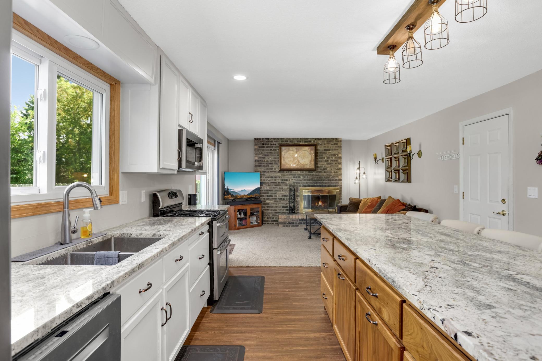 View of Residential at 2704 Rolling Oaks Road, Burnsville MN 55337, Burnsville (9 of 25) - Mike Wilen | Minnesota Team Real Estate
