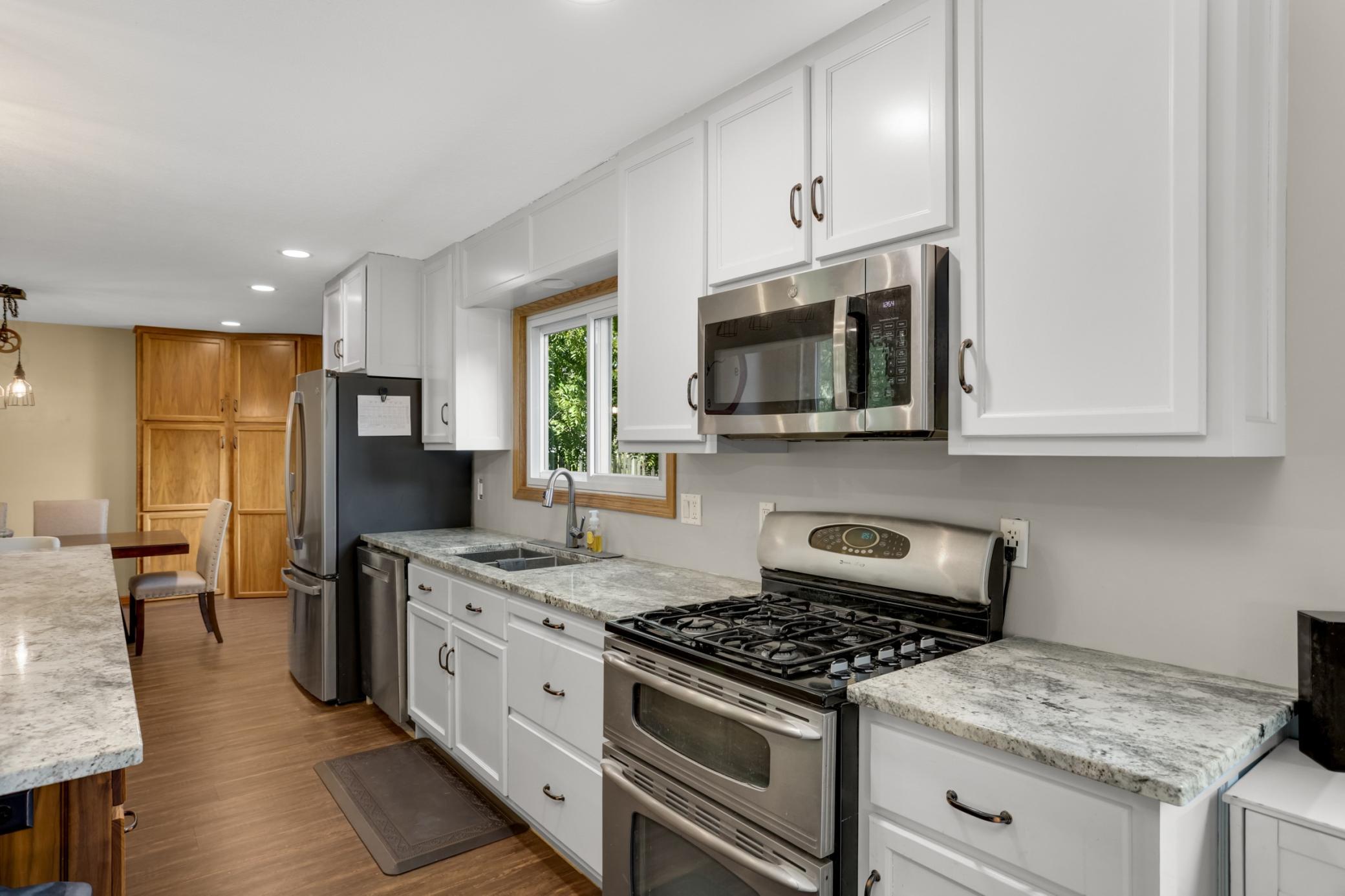 View of Residential at 2704 Rolling Oaks Road, Burnsville MN 55337, Burnsville (8 of 25) - Mike Wilen | Minnesota Team Real Estate