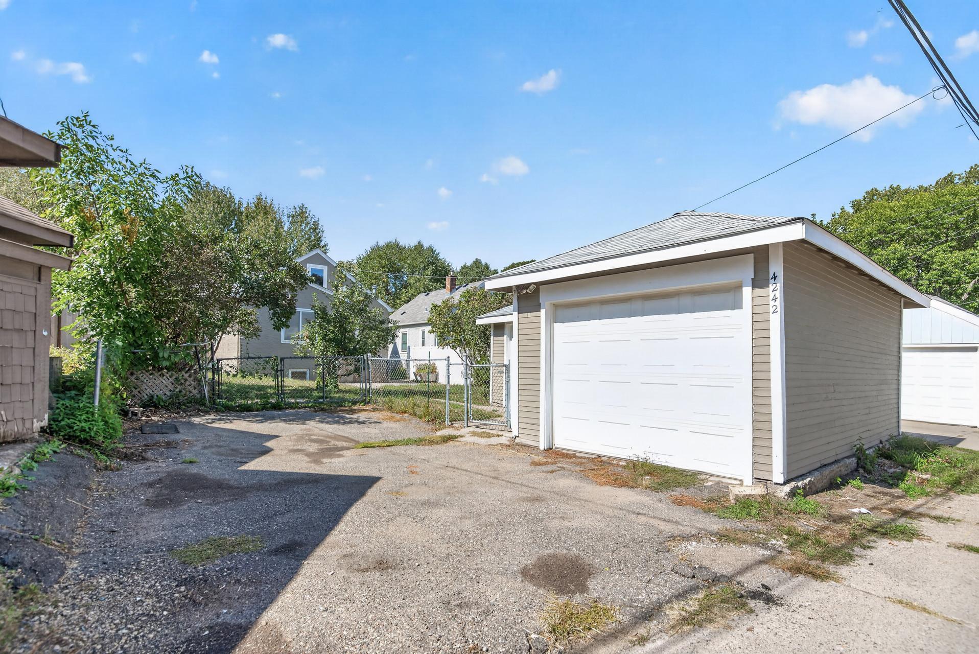 View of Residential at 4242 Thomas Avenue, Minneapolis MN 55412, Minneapolis (48 of 51) - Mike Wilen | Minnesota Team Real Estate