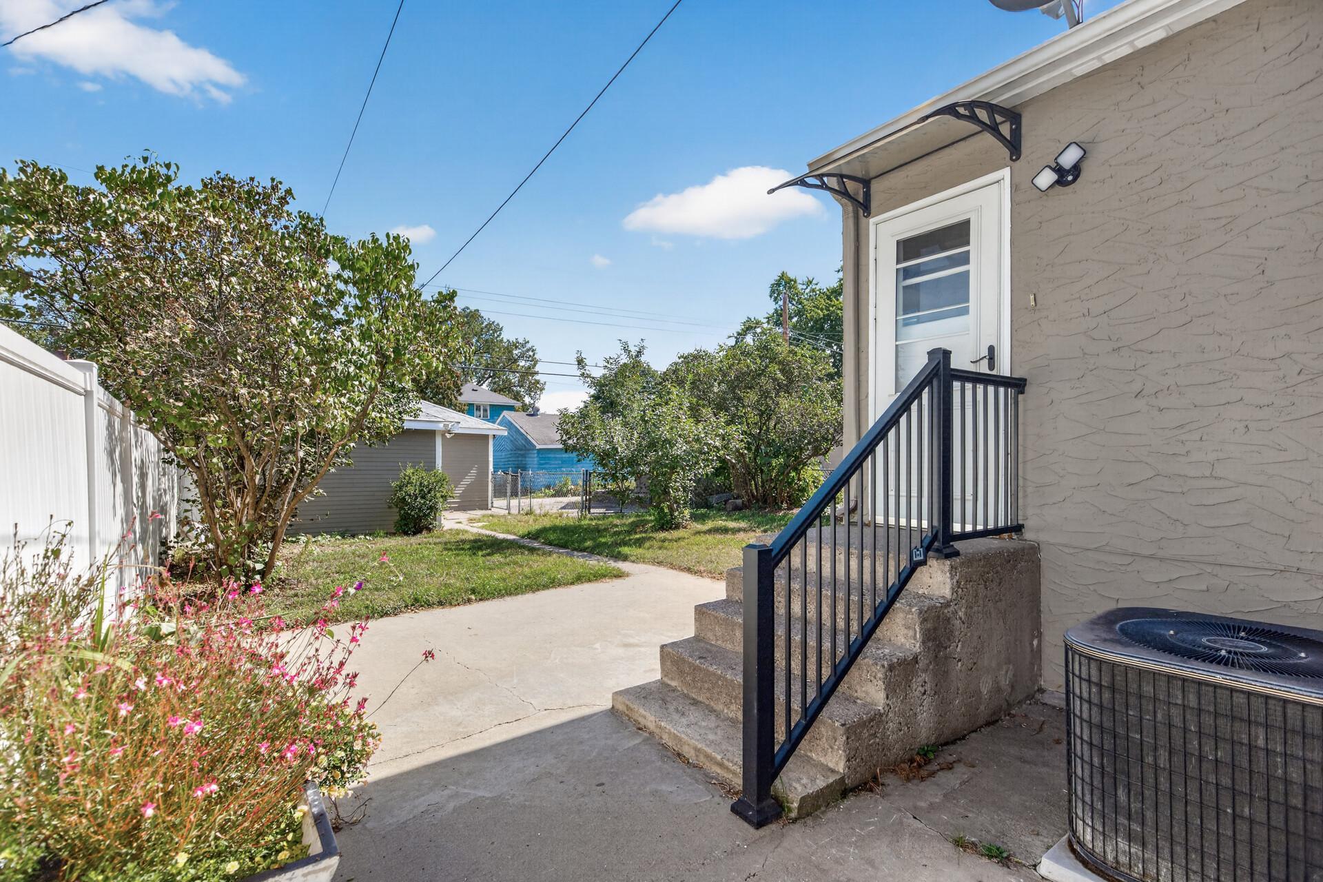 View of Residential at 4242 Thomas Avenue, Minneapolis MN 55412, Minneapolis (40 of 51) - Mike Wilen | Minnesota Team Real Estate