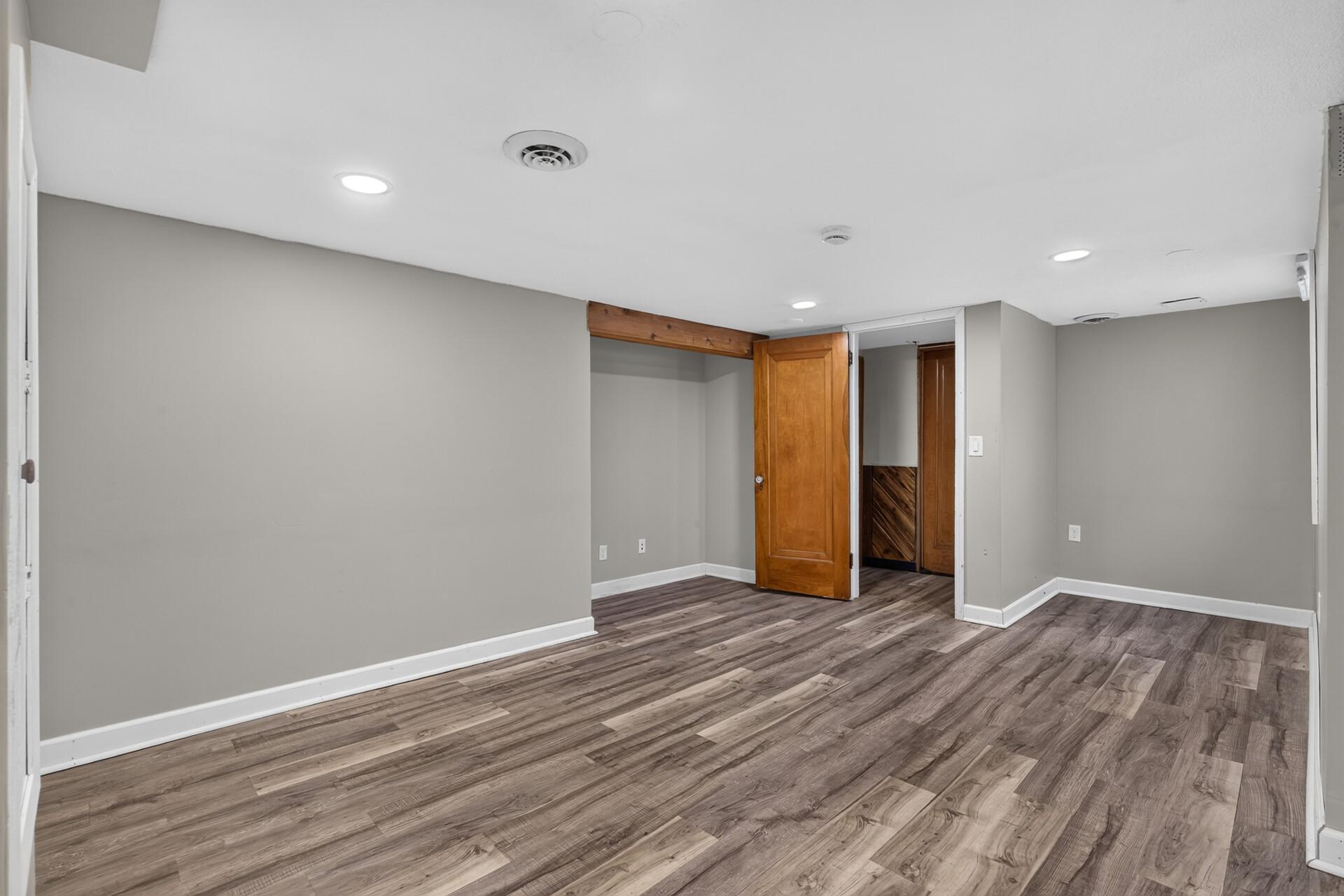 View of Residential at 4242 Thomas Avenue, Minneapolis MN 55412, Minneapolis (31 of 51) - Mike Wilen | Minnesota Team Real Estate