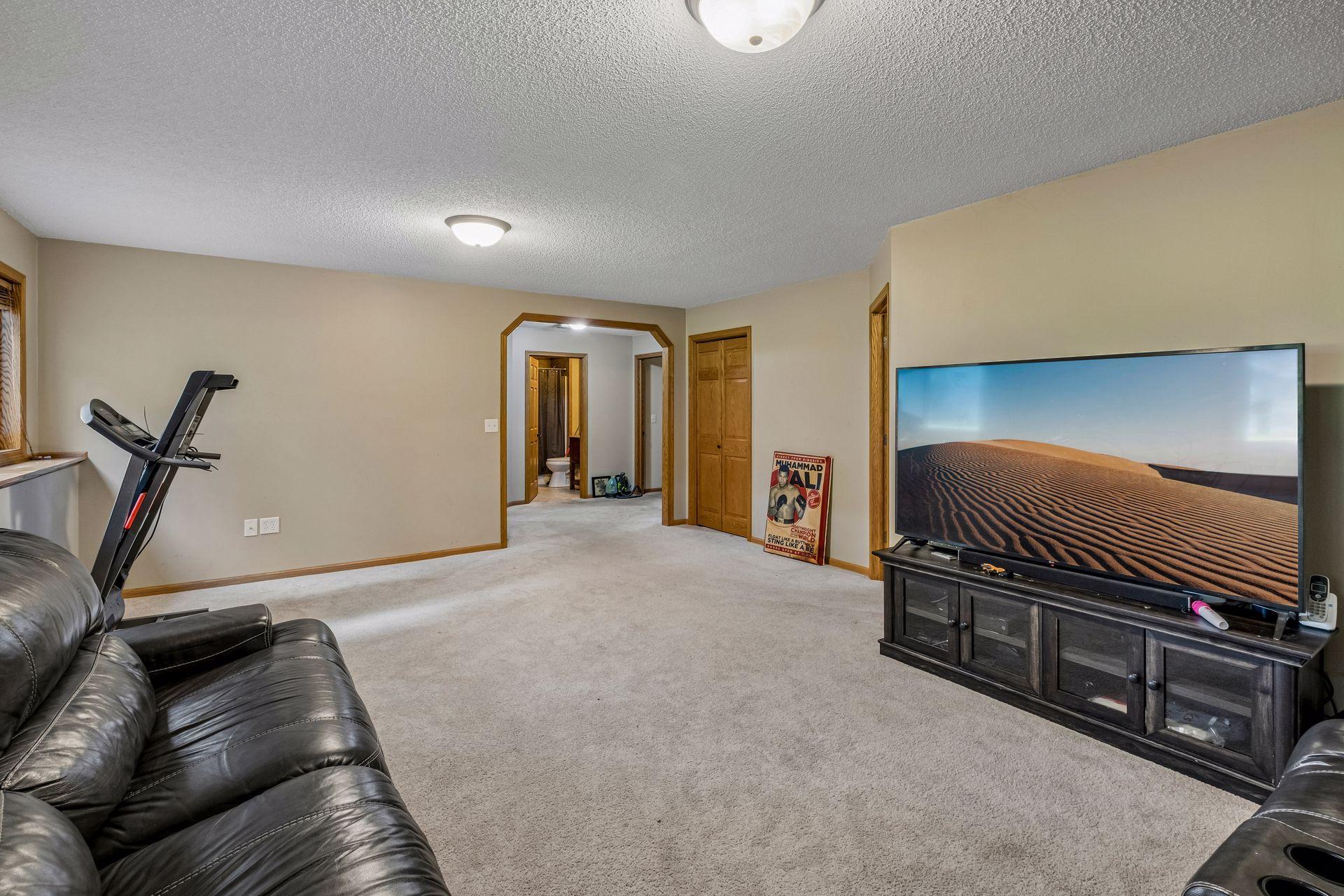 View of Residential at 1016 Lilac Court, Shakopee MN 55379, Shakopee (31 of 46) - Mike Wilen | Minnesota Team Real Estate