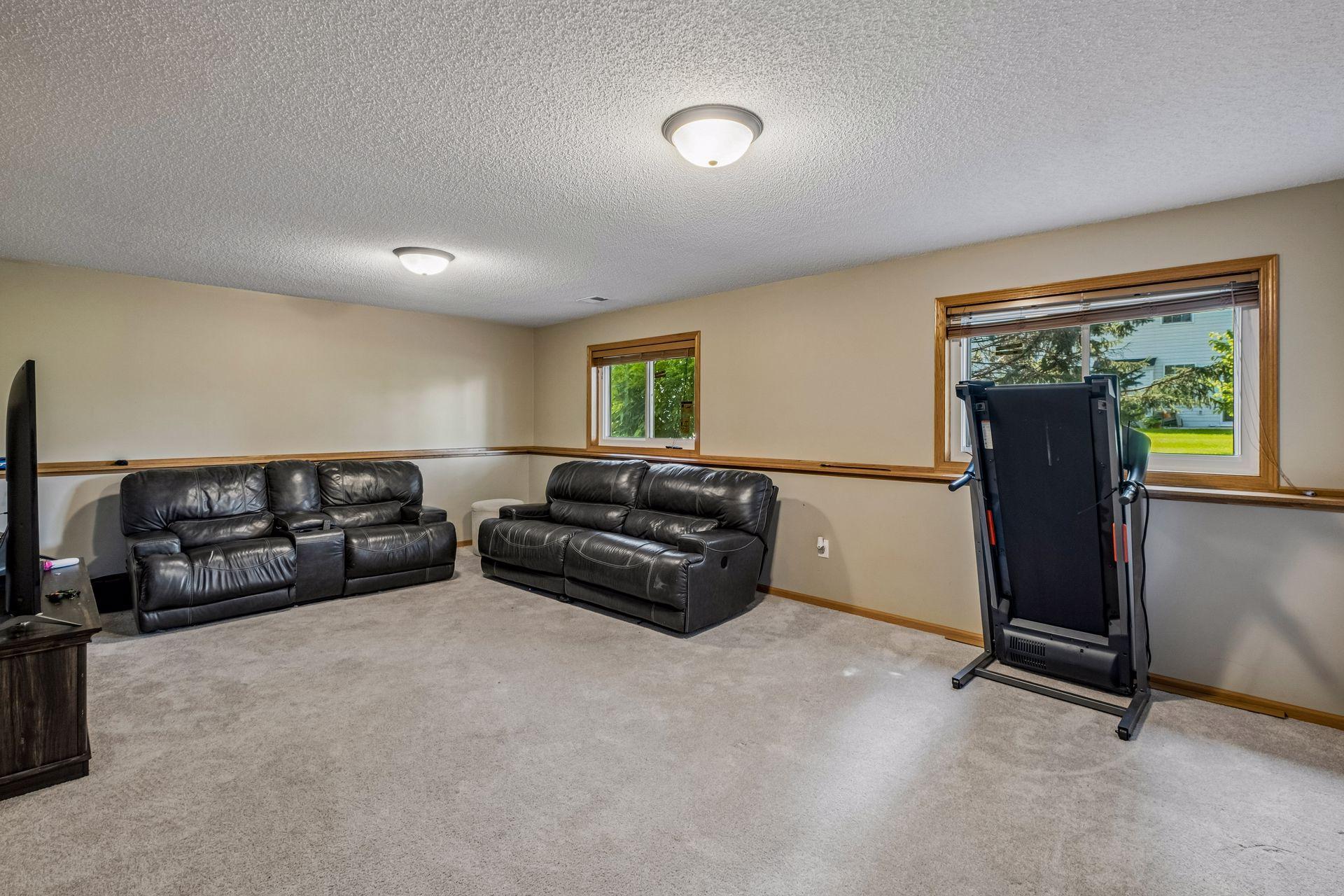 View of Residential at 1016 Lilac Court, Shakopee MN 55379, Shakopee (28 of 46) - Mike Wilen | Minnesota Team Real Estate