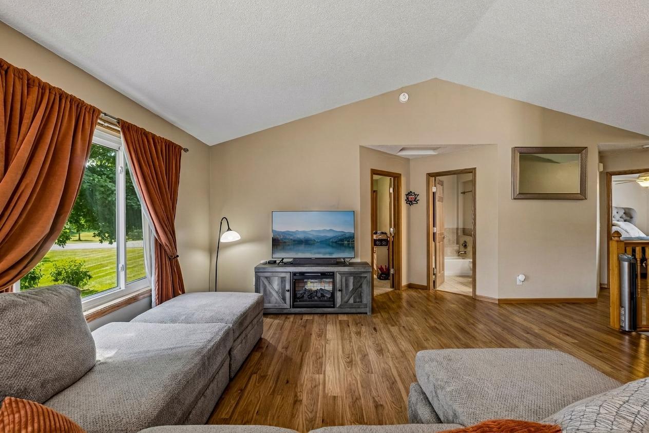 View of Residential at 1016 Lilac Court, Shakopee MN 55379, Shakopee (19 of 54) - Mike Wilen | Minnesota Team Real Estate