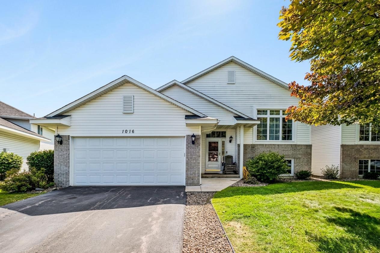 View of Residential at 1016 Lilac Court, Shakopee MN 55379, Shakopee (4 of 54) - Mike Wilen | Minnesota Team Real Estate