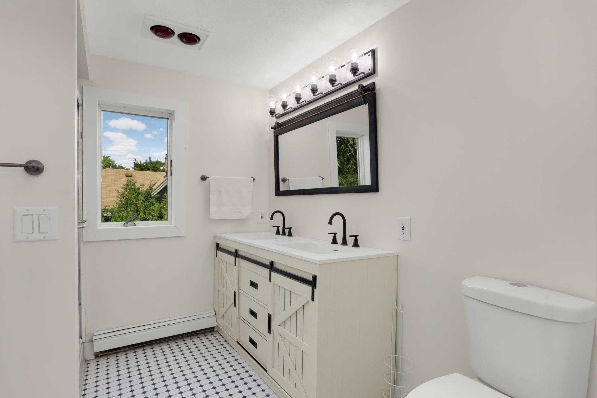 View of Residential at 1251 Macarthur Avenue, West Saint Paul MN 55118, West Saint Paul (21 of 35) - Mike Wilen | Minnesota Team Real Estate
