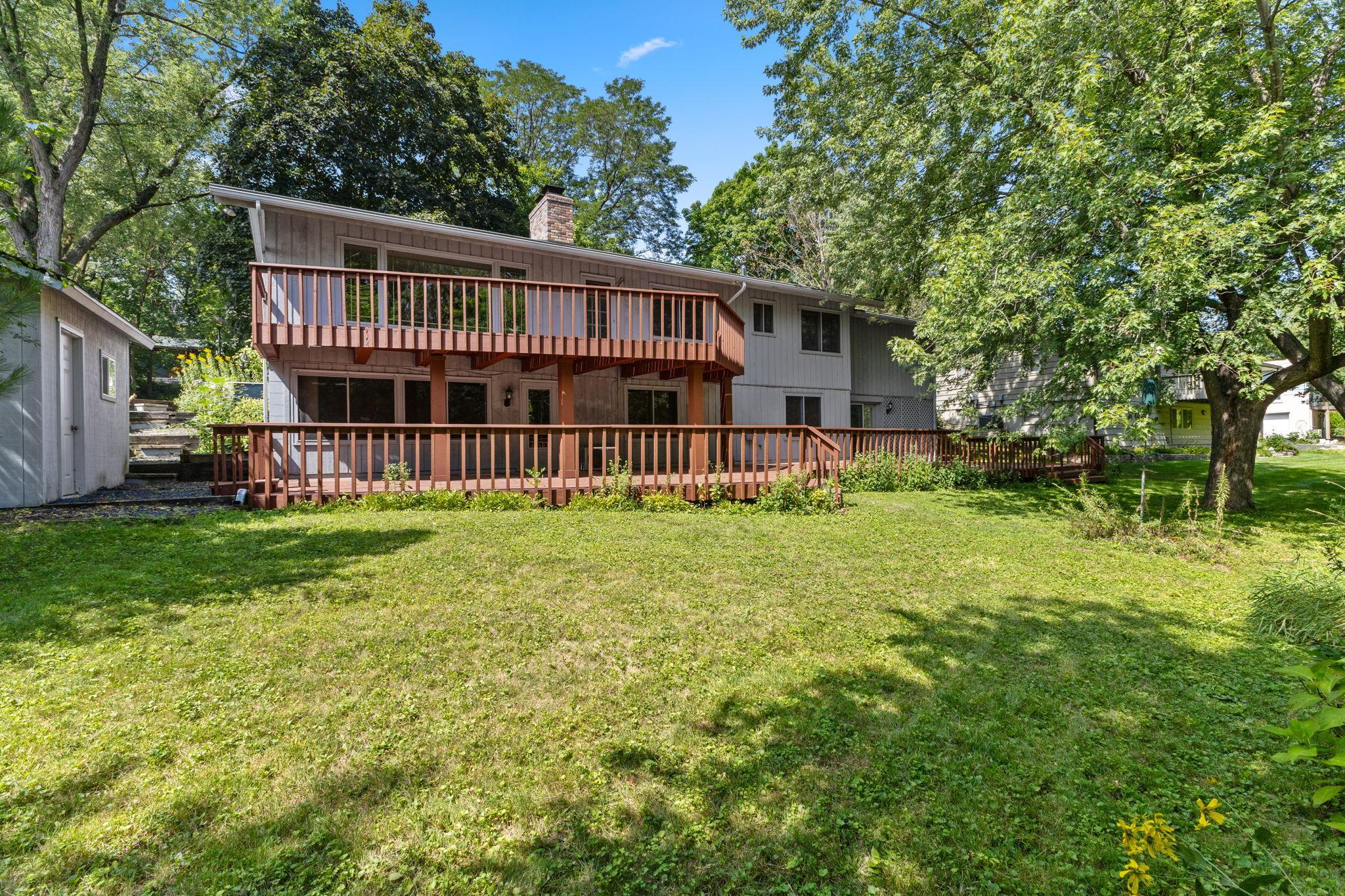 View of Residential at 3810 Bassett Creek Drive, Golden Valley MN 55422, Golden Valley (26 of 33) - Mike Wilen | Minnesota Team Real Estate