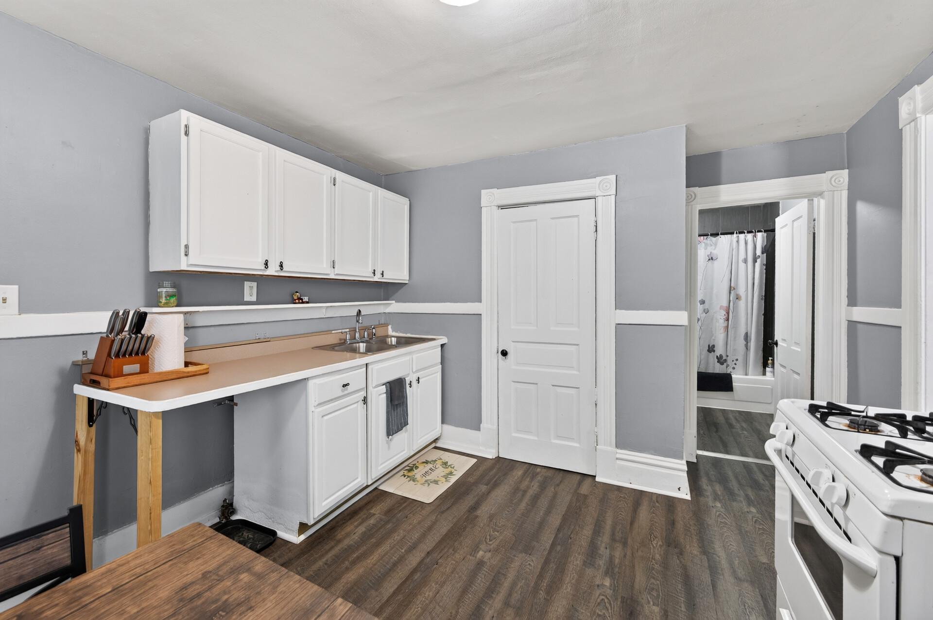 View of Residential Income at 677 Sherburne Avenue, Saint Paul MN 55104, Saint Paul (28 of 73) - Mike Wilen | Minnesota Team Real Estate