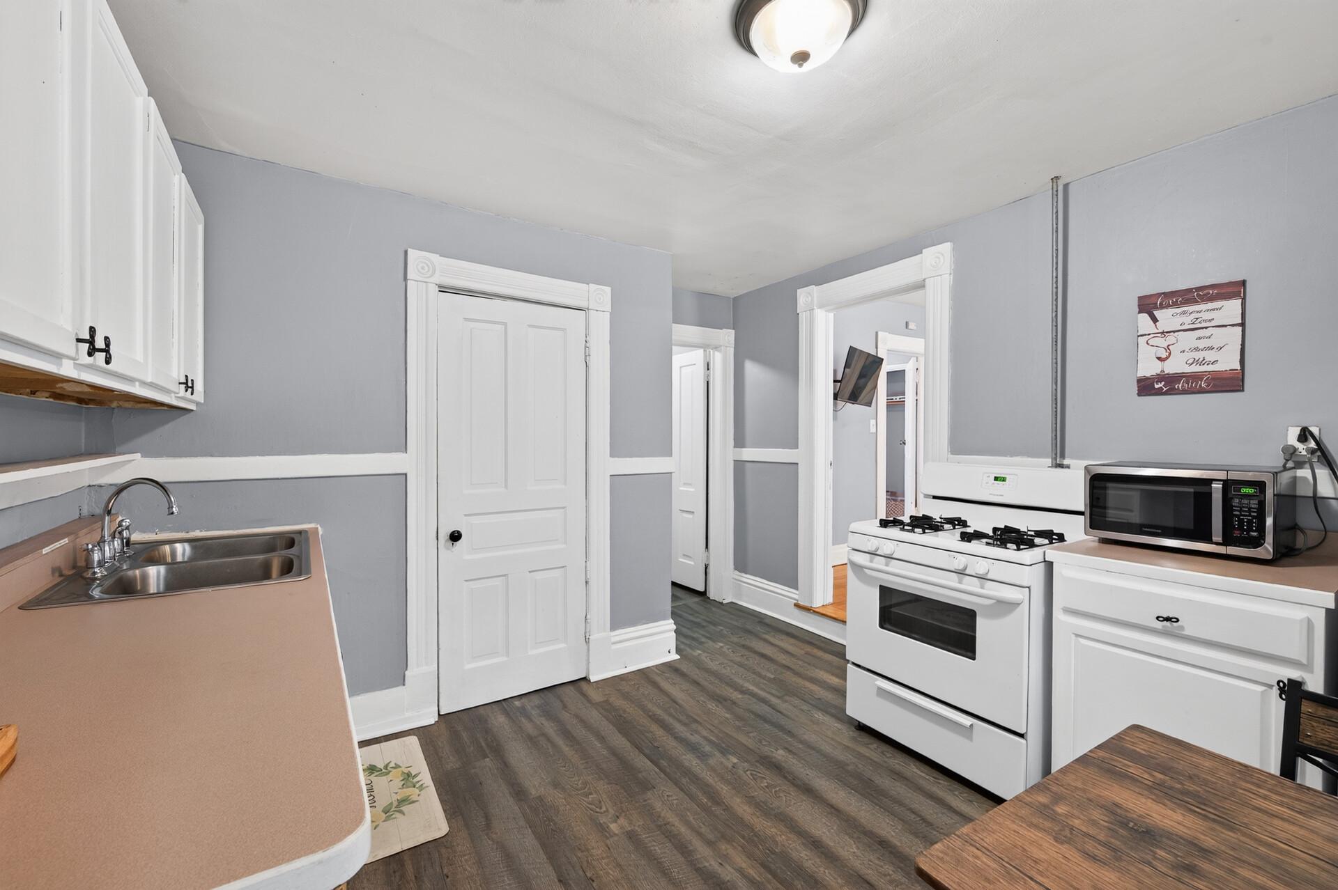View of Residential Income at 677 Sherburne Avenue, Saint Paul MN 55104, Saint Paul (27 of 73) - Mike Wilen | Minnesota Team Real Estate