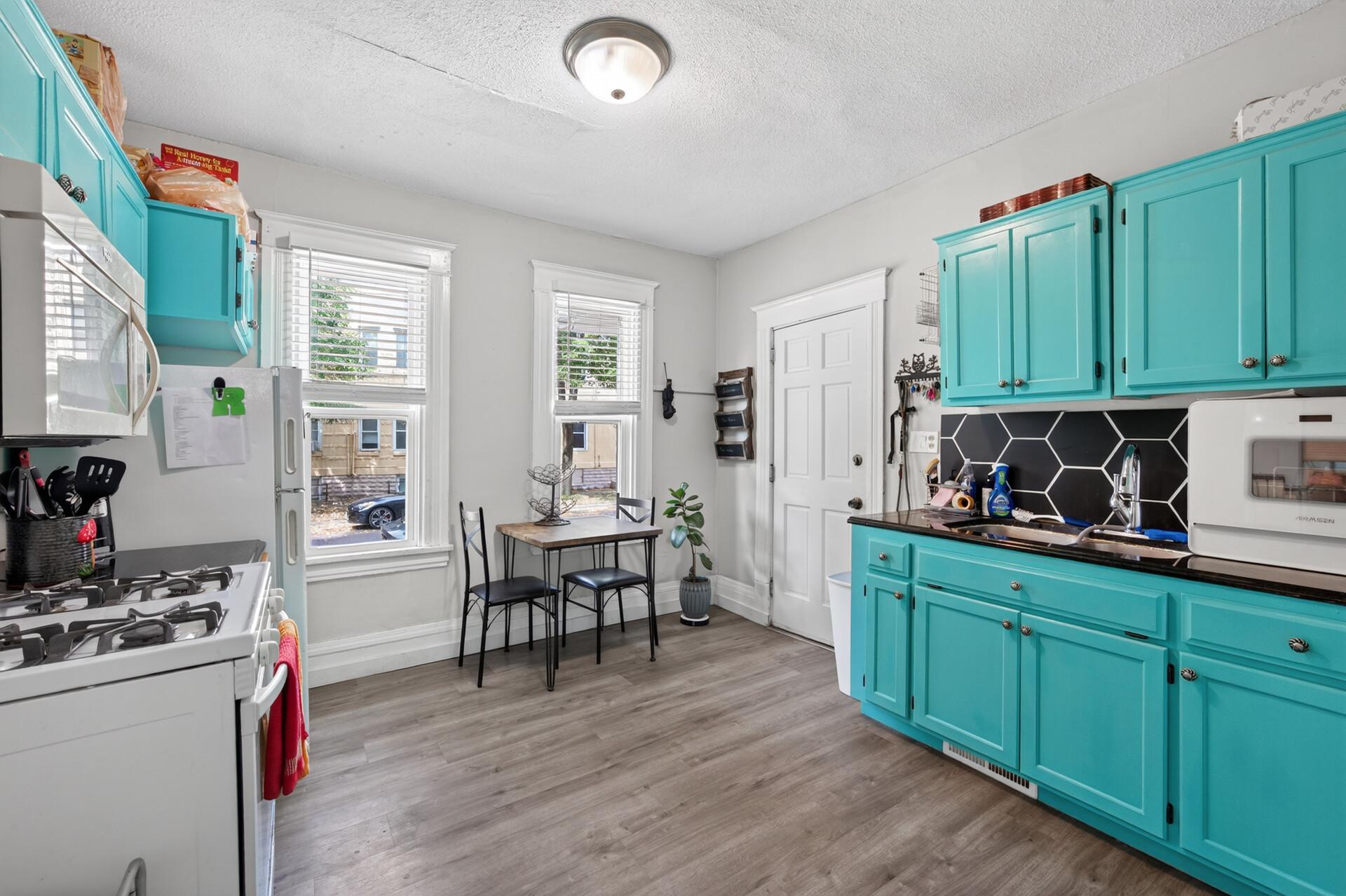 View of Residential Income at 677 Sherburne Avenue, Saint Paul MN 55104, Saint Paul (8 of 73) - Mike Wilen | Minnesota Team Real Estate