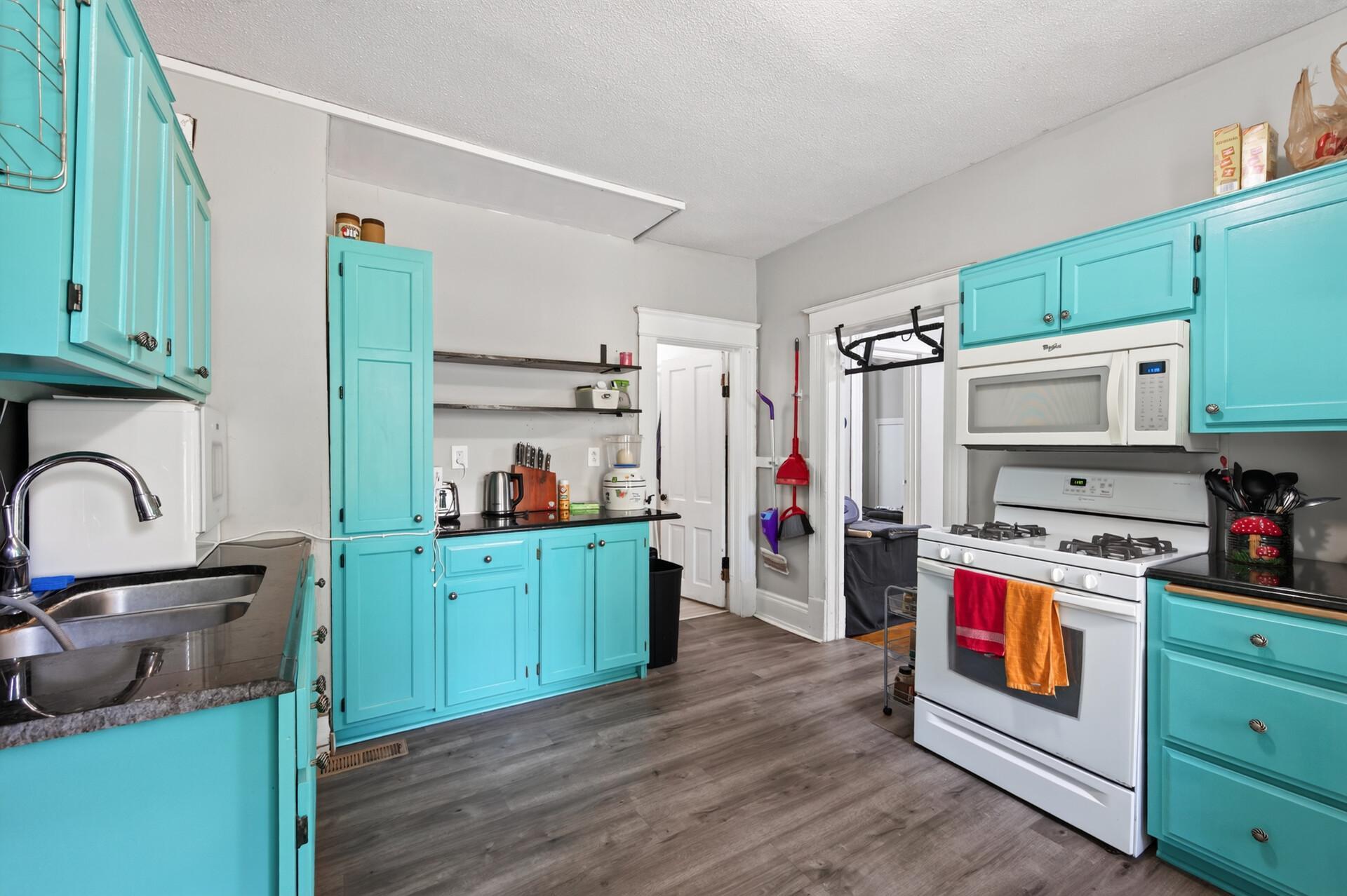 View of Residential Income at 677 Sherburne Avenue, Saint Paul MN 55104, Saint Paul (6 of 73) - Mike Wilen | Minnesota Team Real Estate