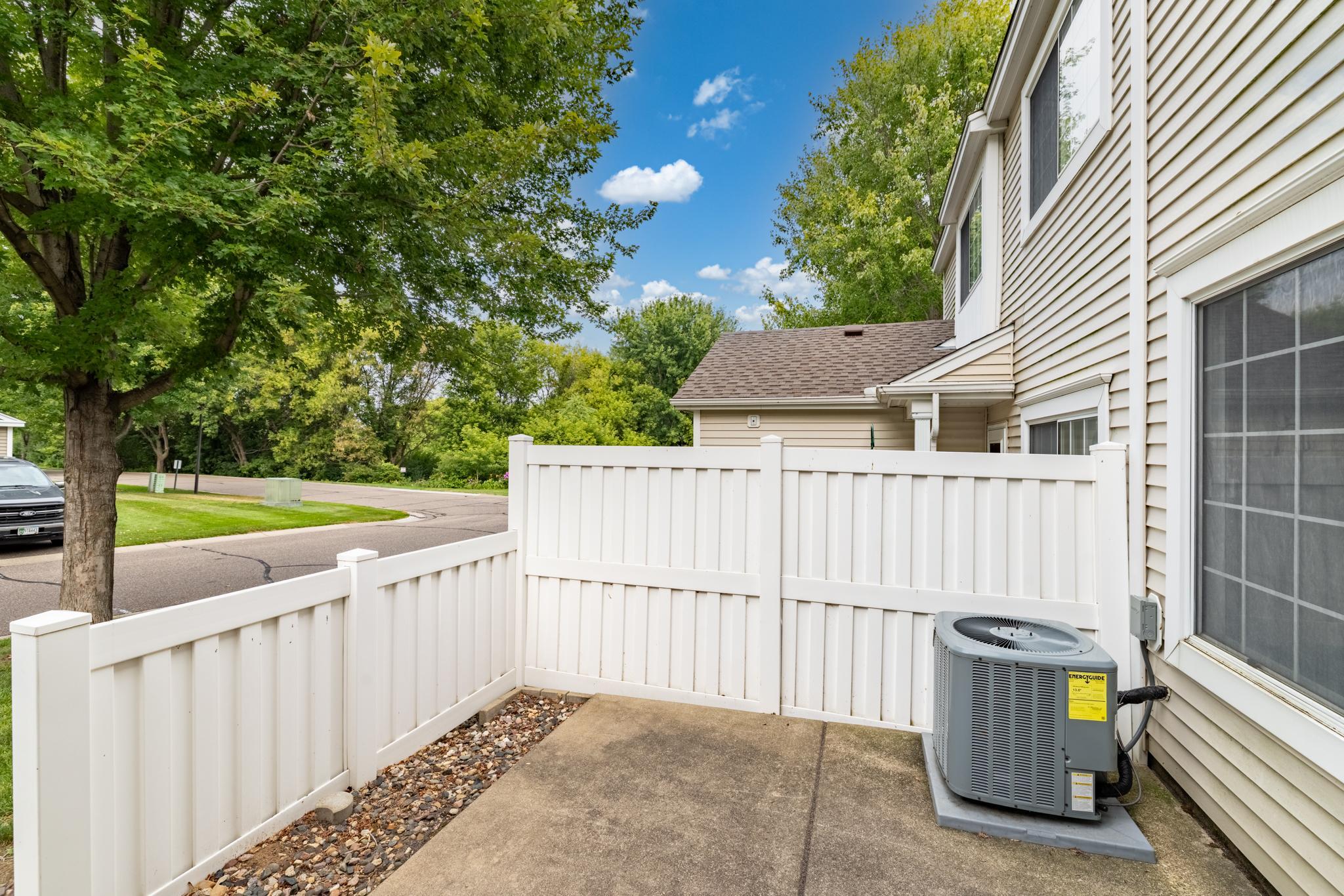 View of Residential at 422 Leeward Trail, Woodbury MN 55129, Woodbury (25 of 27) - Mike Wilen | Minnesota Team Real Estate