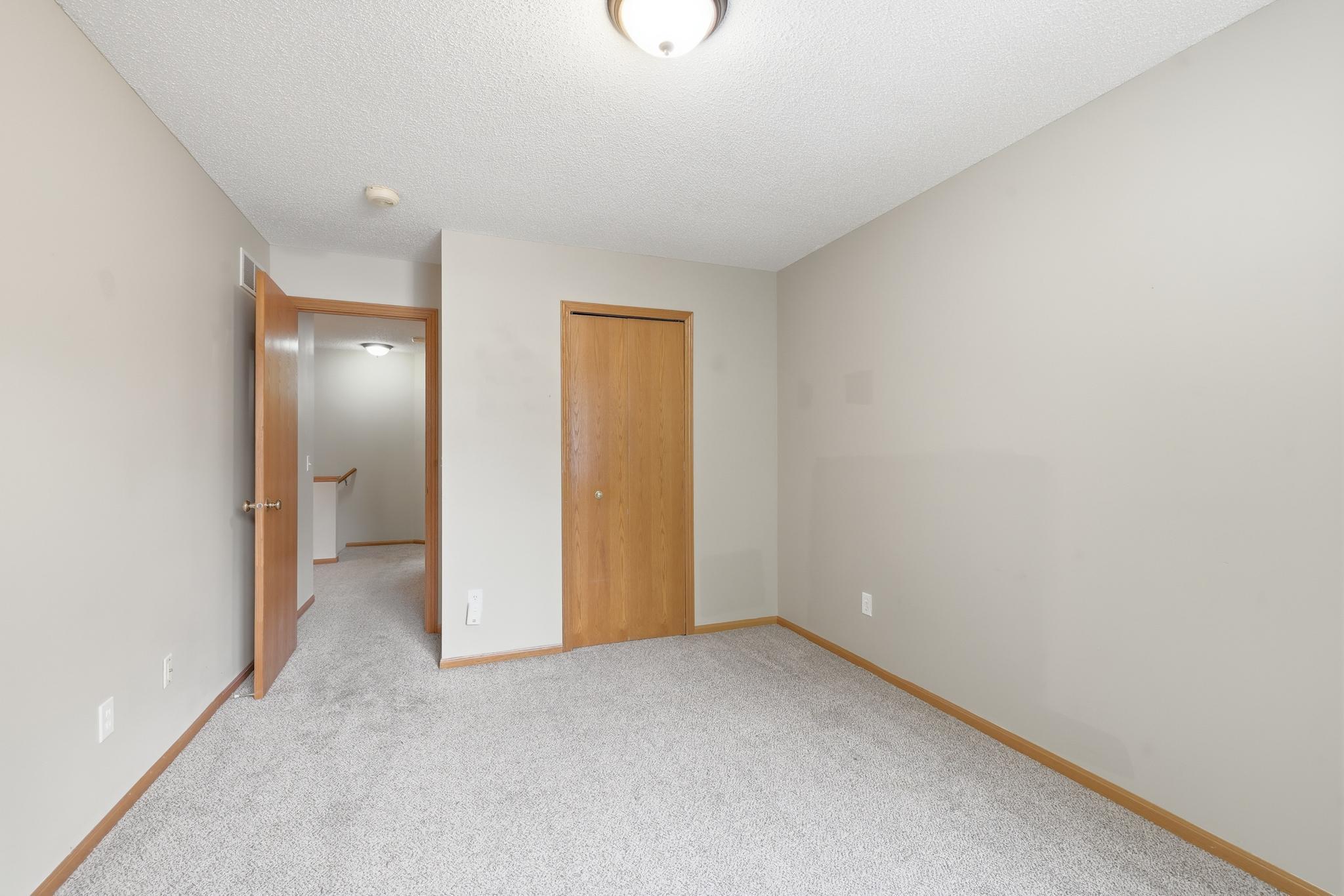 View of Residential at 422 Leeward Trail, Woodbury MN 55129, Woodbury (20 of 27) - Mike Wilen | Minnesota Team Real Estate