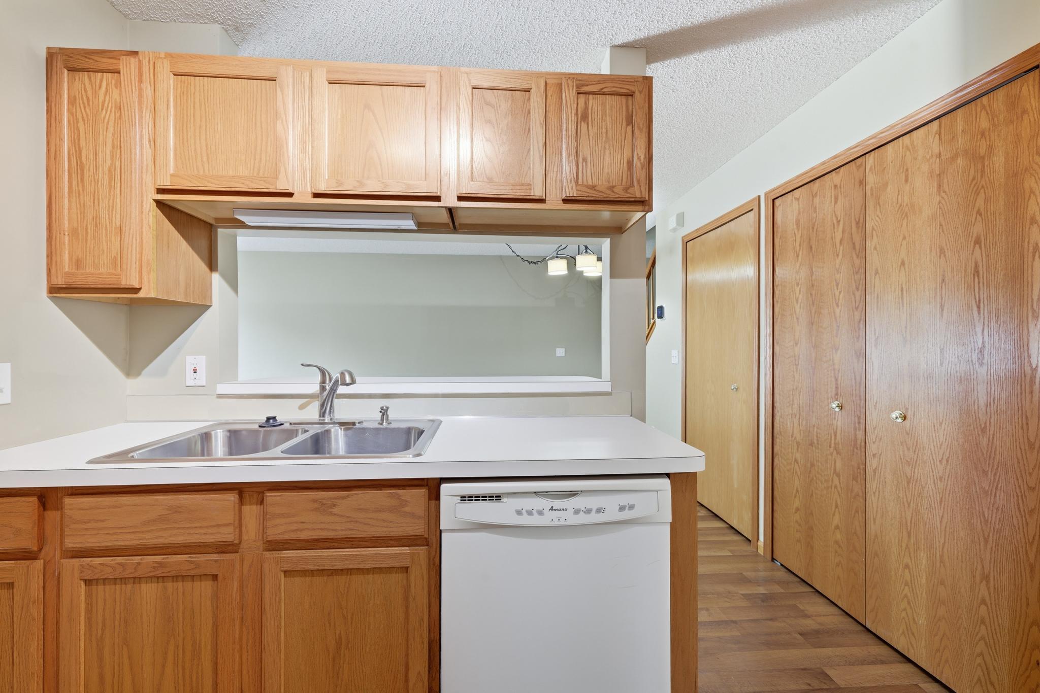 View of Residential at 422 Leeward Trail, Woodbury MN 55129, Woodbury (14 of 27) - Mike Wilen | Minnesota Team Real Estate