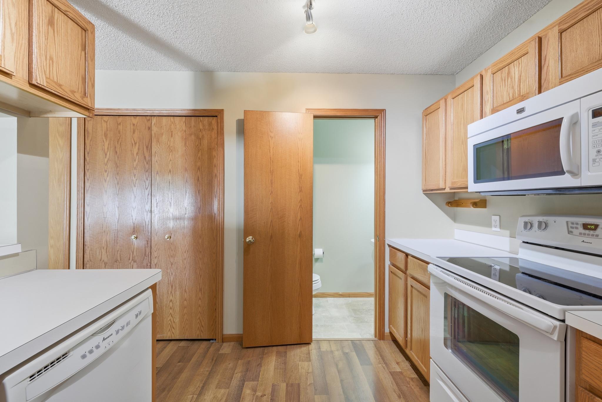 View of Residential at 422 Leeward Trail, Woodbury MN 55129, Woodbury (13 of 27) - Mike Wilen | Minnesota Team Real Estate