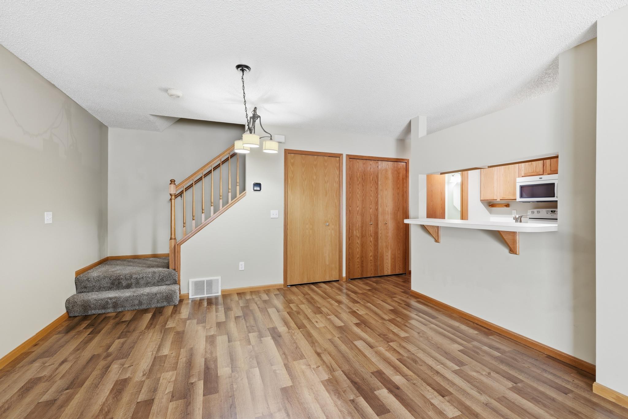 View of Residential at 422 Leeward Trail, Woodbury MN 55129, Woodbury (8 of 27) - Mike Wilen | Minnesota Team Real Estate
