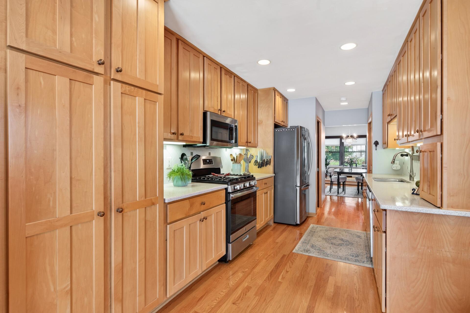 View of Residential at 1947 Portland Avenue, Saint Paul MN 55104, Saint Paul (24 of 53) - Mike Wilen | Minnesota Team Real Estate