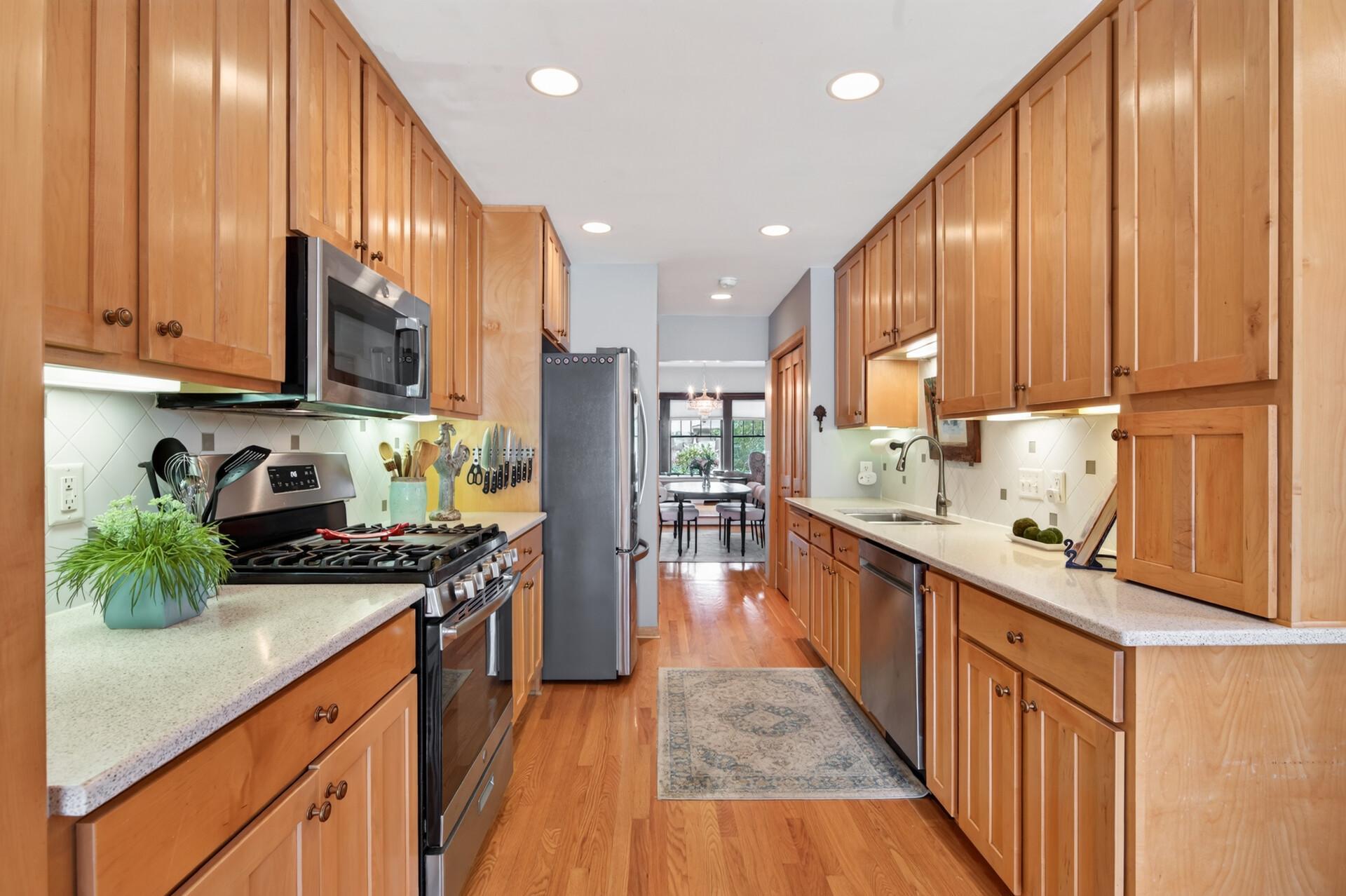 View of Residential at 1947 Portland Avenue, Saint Paul MN 55104, Saint Paul (22 of 53) - Mike Wilen | Minnesota Team Real Estate