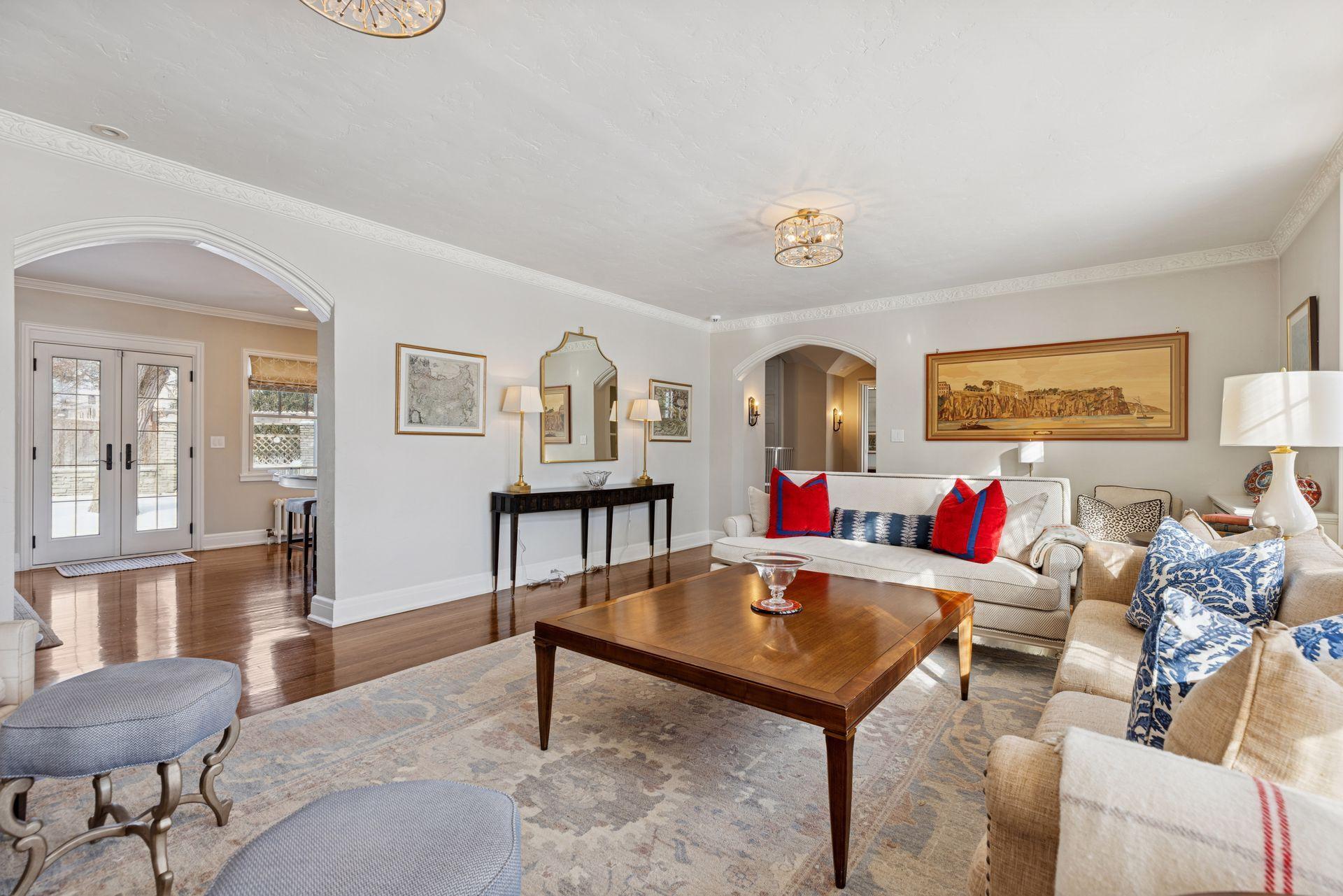 View of Residential at 2116 Lake Of The Isles Parkway, Minneapolis MN 55405, Minneapolis (19 of 77) - Mike Wilen | Minnesota Team Real Estate
