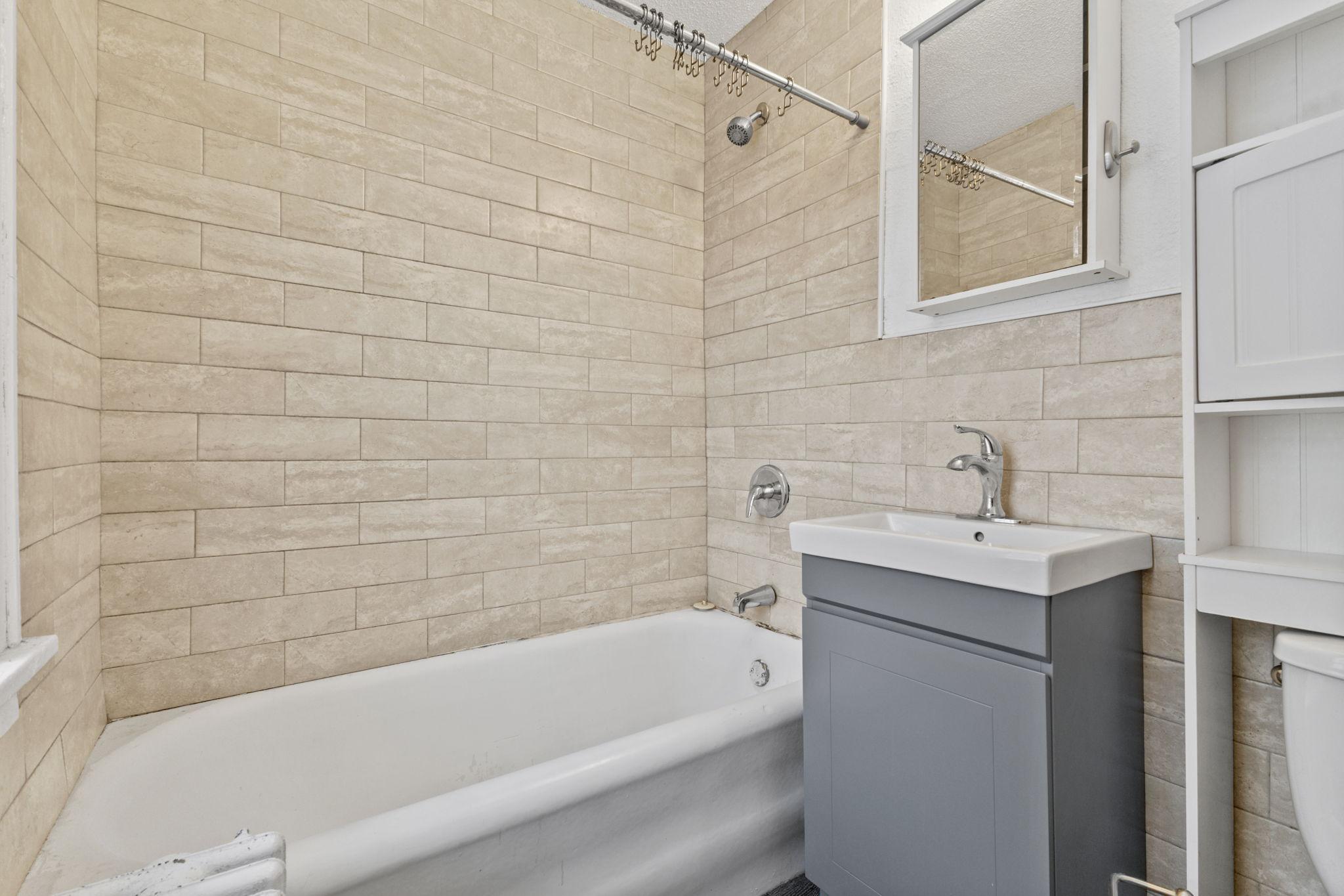 View of Residential at 1618 Vincent Avenue, Minneapolis MN 55411, Minneapolis (22 of 41) - Mike Wilen | Minnesota Team Real Estate