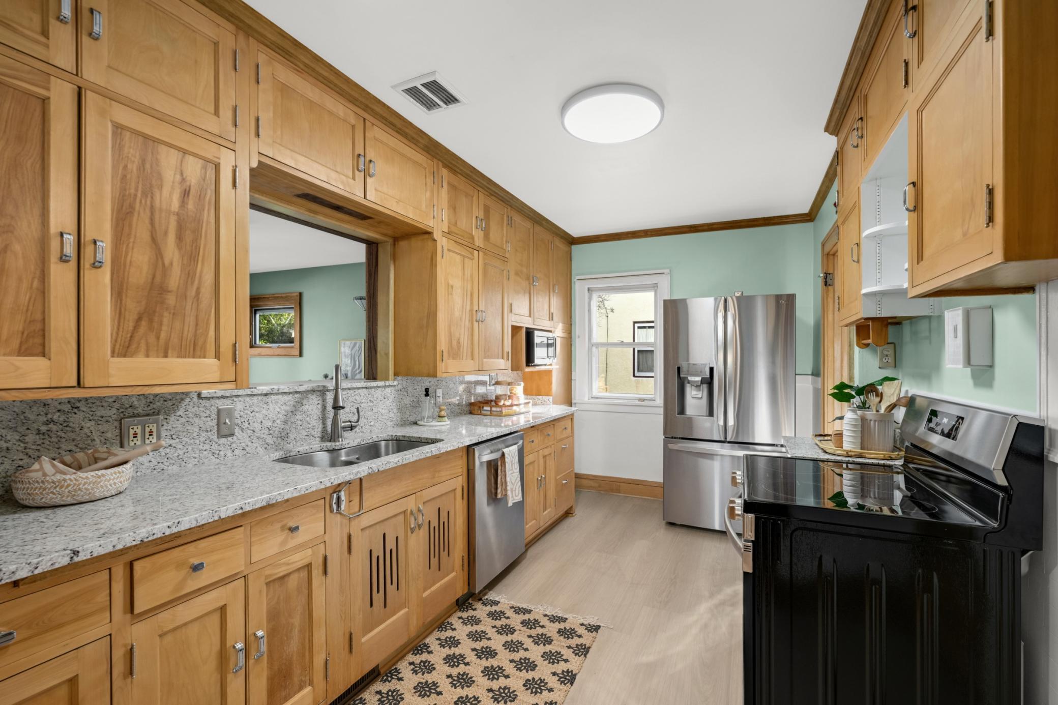 View of Residential at 2751 Arthur Street, Minneapolis MN 55418, Minneapolis (15 of 37) - Mike Wilen | Minnesota Team Real Estate