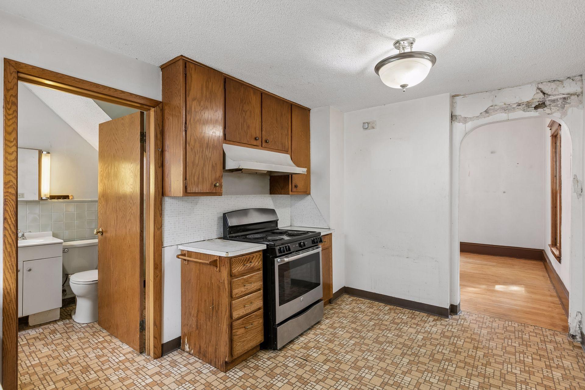 View of Residential Income at 628 4th Street, Minneapolis MN 55413, Minneapolis (15 of 40) - Mike Wilen | Minnesota Team Real Estate