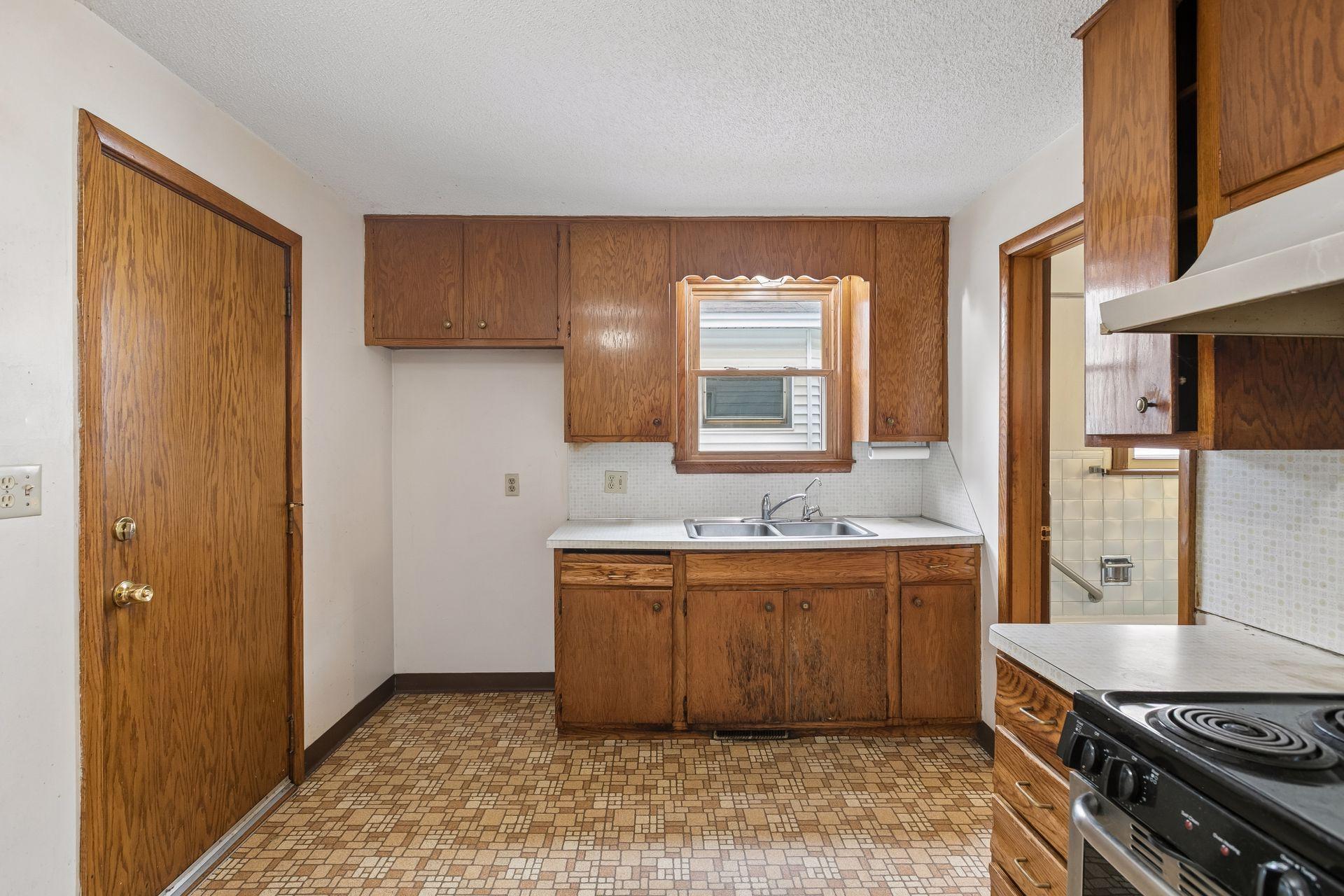 View of Residential Income at 628 4th Street, Minneapolis MN 55413, Minneapolis (14 of 40) - Mike Wilen | Minnesota Team Real Estate