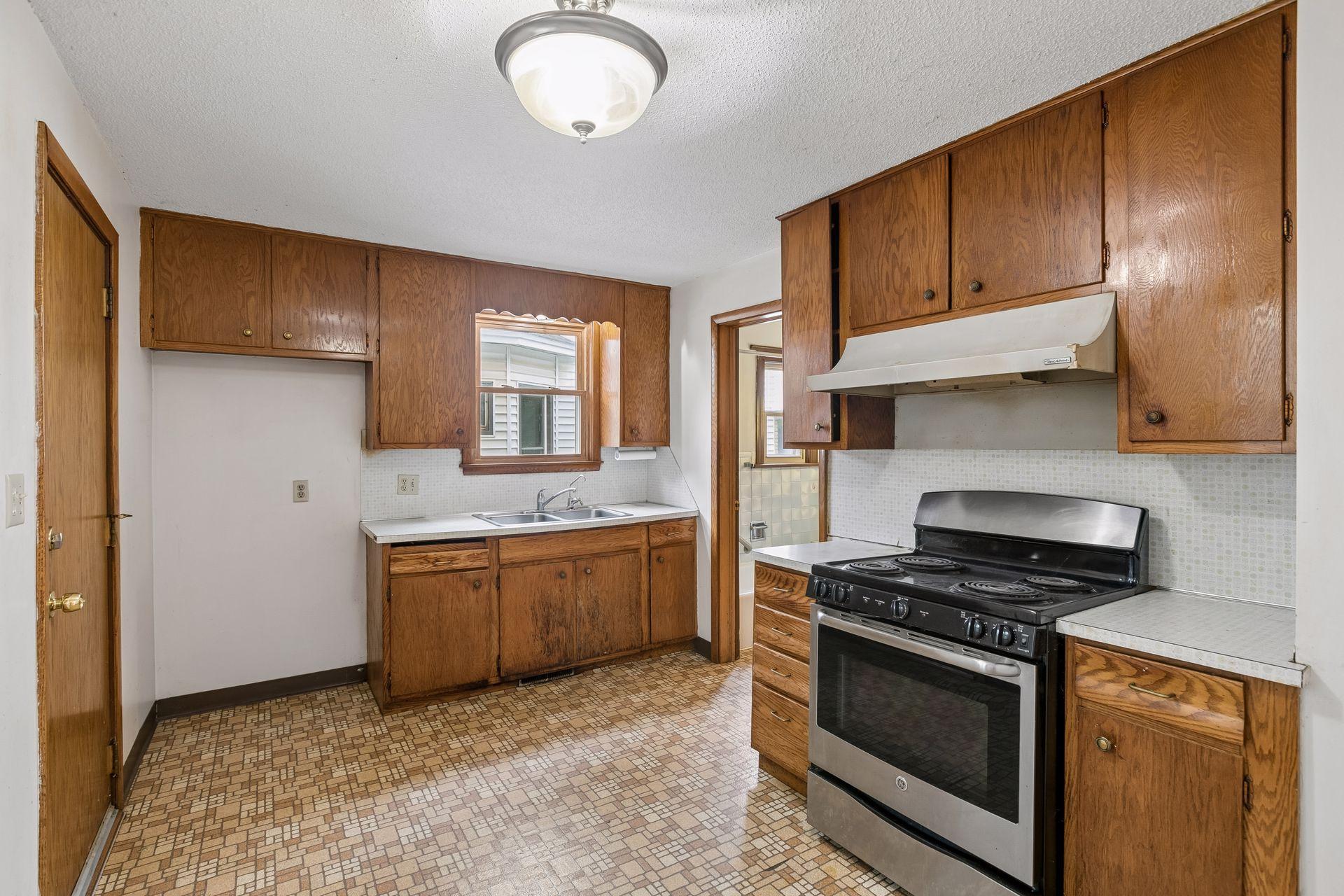 View of Residential Income at 628 4th Street, Minneapolis MN 55413, Minneapolis (13 of 40) - Mike Wilen | Minnesota Team Real Estate