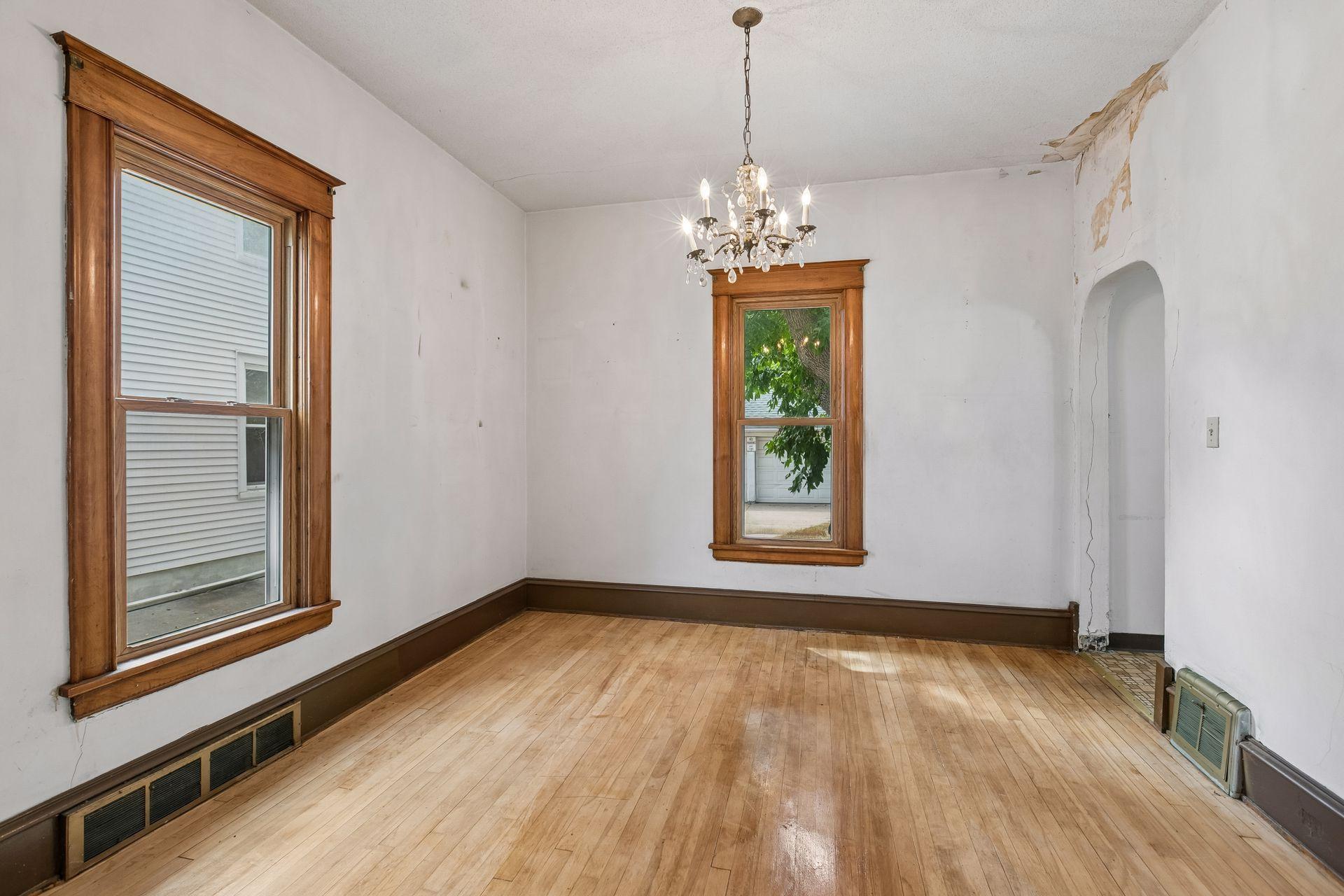 View of Residential Income at 628 4th Street, Minneapolis MN 55413, Minneapolis (11 of 40) - Mike Wilen | Minnesota Team Real Estate