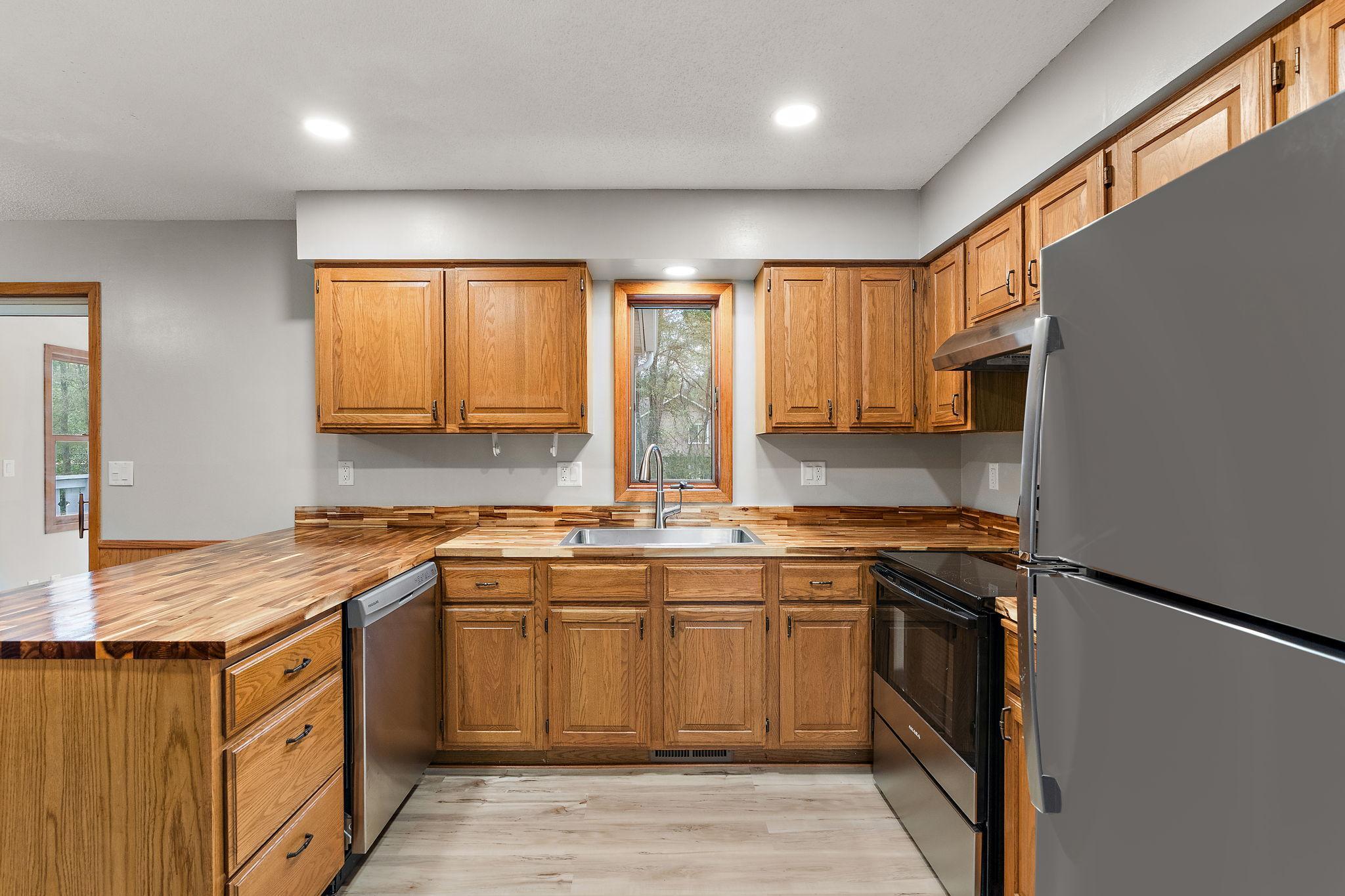 View of Residential at 6520 Dawn Avenue, Inver Grove Heights MN 55076, Inver Grove Heights (6 of 33) - Mike Wilen | Minnesota Team Real Estate