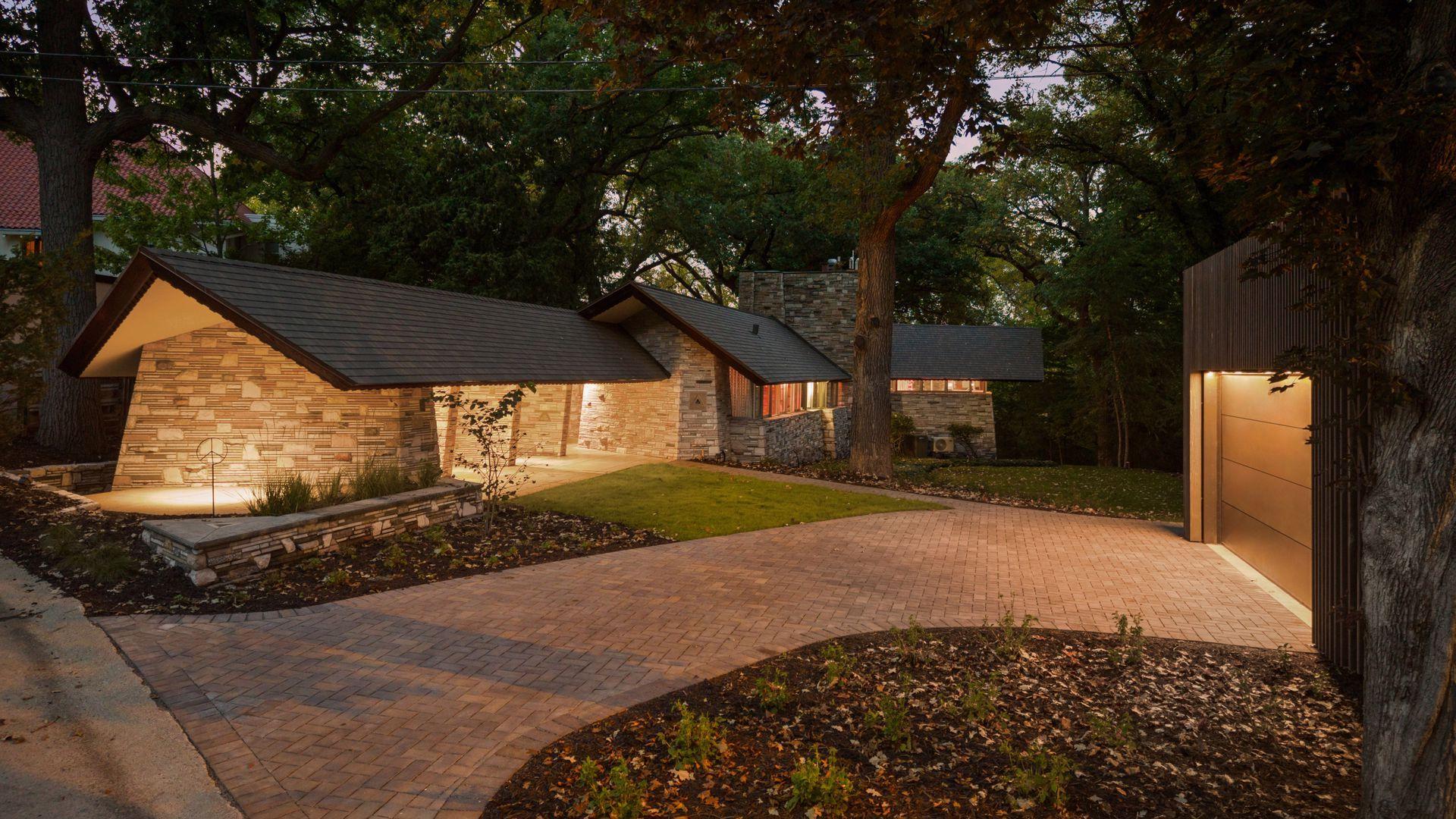 View of Single Family at 2801 Burnham Boulevard, Minneapolis - Mike Wilen | Minnesota Team Real Estate