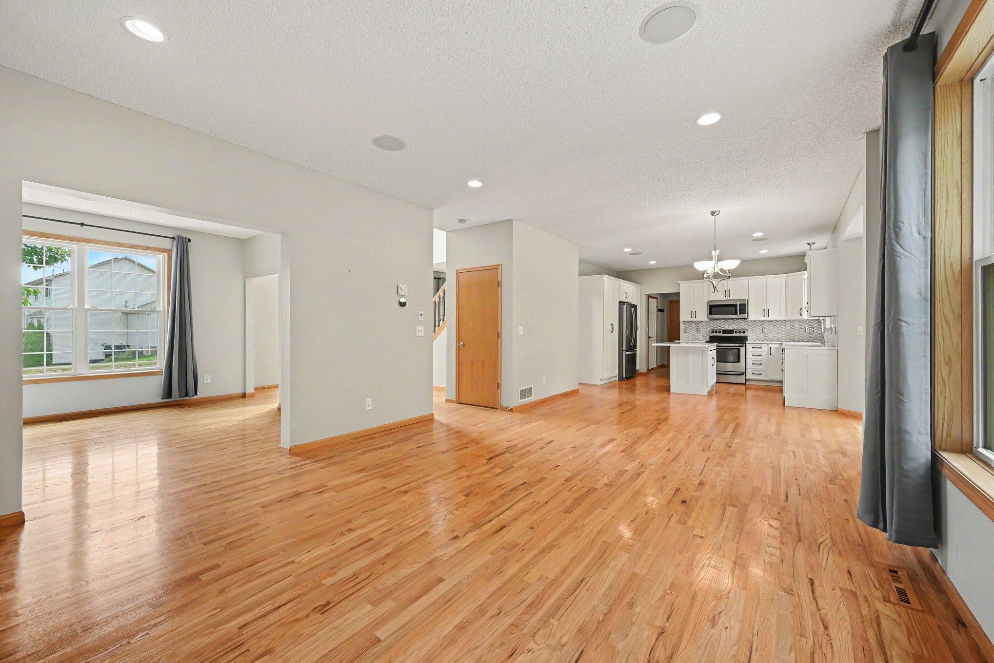 View of Residential at 6034 Summit Curve, Cottage Grove MN 55016, Cottage Grove (9 of 37) - Mike Wilen | Minnesota Team Real Estate