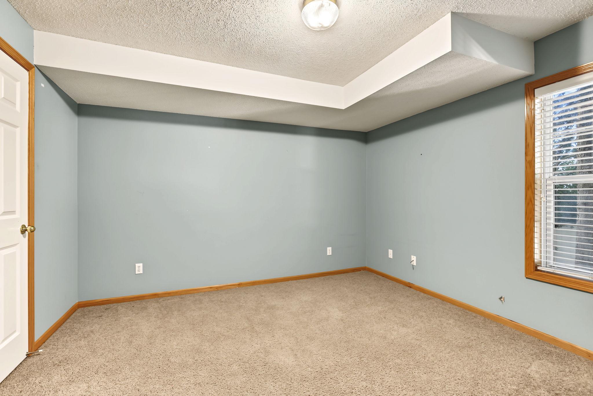 View of Residential at 433 Meadowood Lane, Burnsville MN 55337, Burnsville (14 of 18) - Mike Wilen | Minnesota Team Real Estate