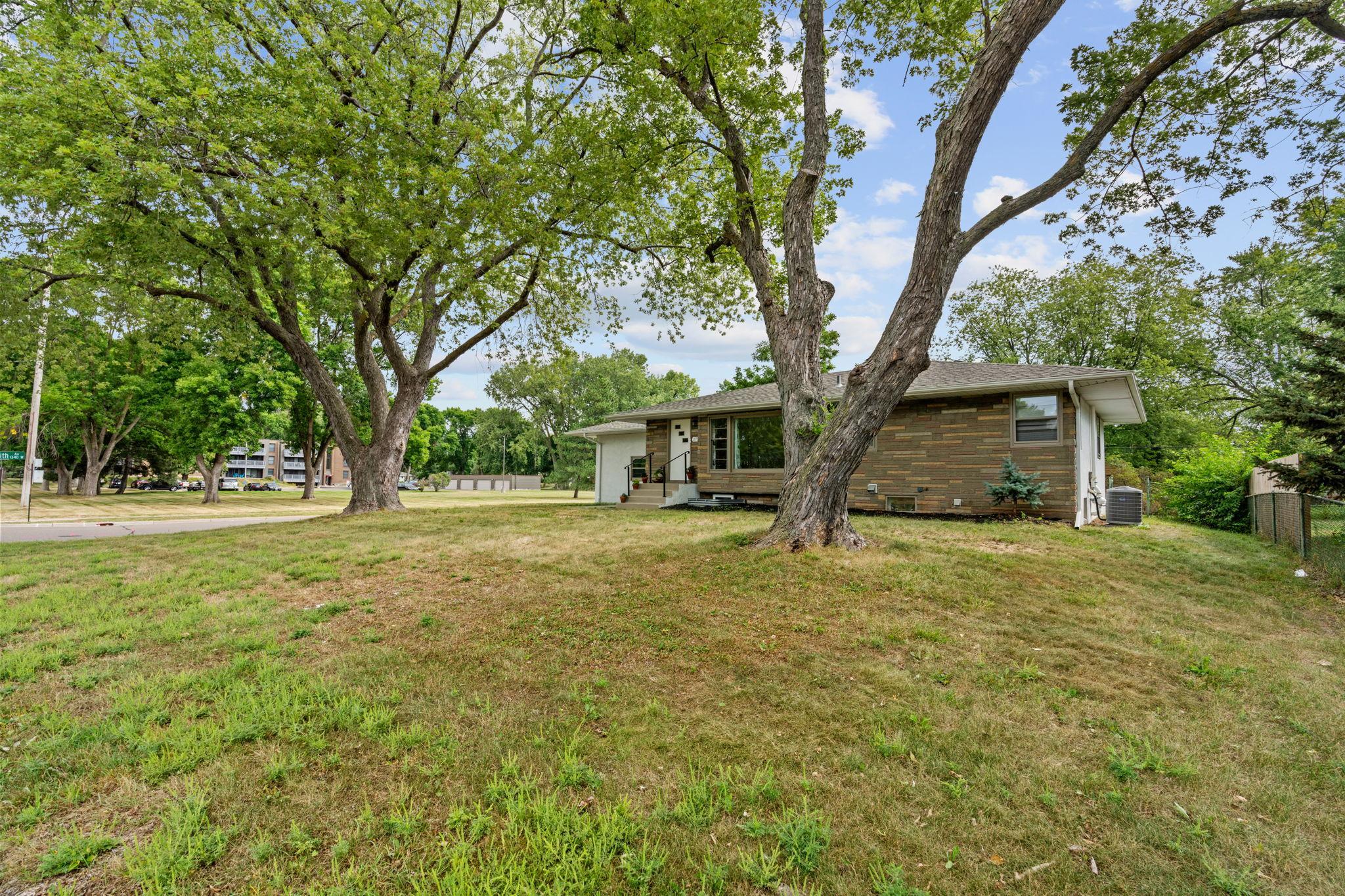 View of Residential at 2754 Hamline Avenue, Roseville MN 55113, Roseville (41 of 45) - Mike Wilen | Minnesota Team Real Estate