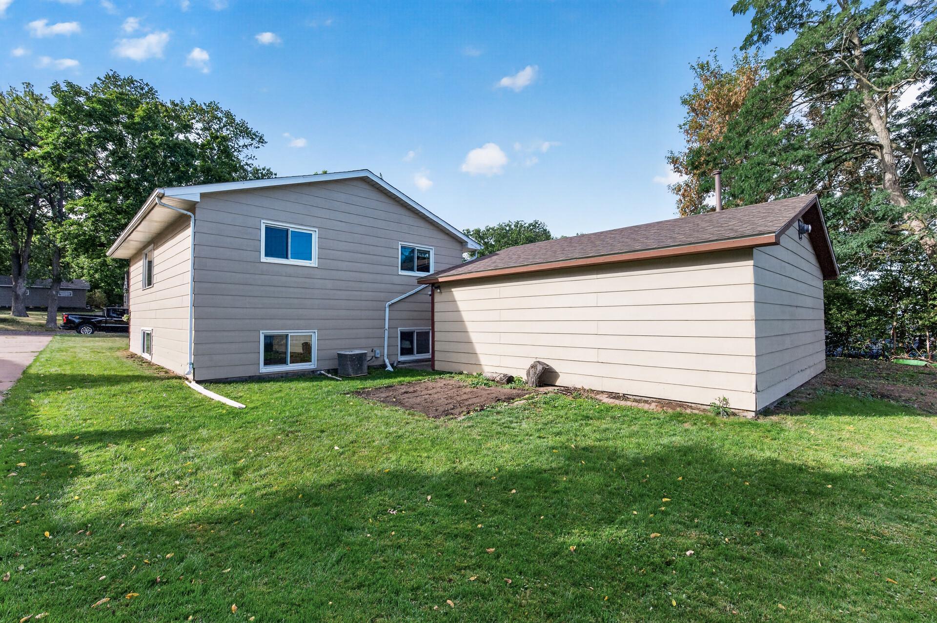View of Residential at 2715 10th Avenue, North Saint Paul MN 55109, North Saint Paul (30 of 32) - Mike Wilen | Minnesota Team Real Estate