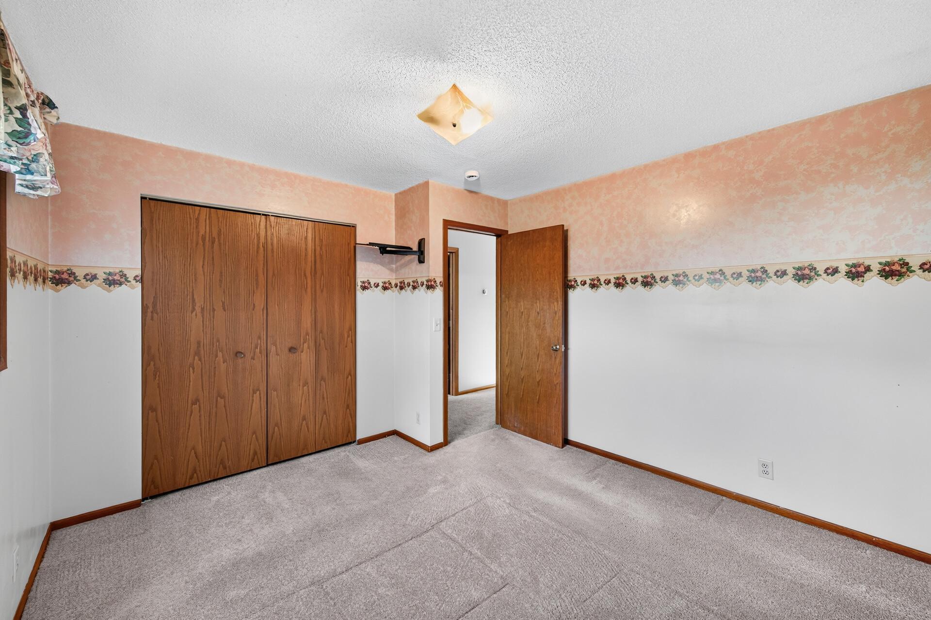 View of Residential at 2715 10th Avenue, North Saint Paul MN 55109, North Saint Paul (14 of 32) - Mike Wilen | Minnesota Team Real Estate