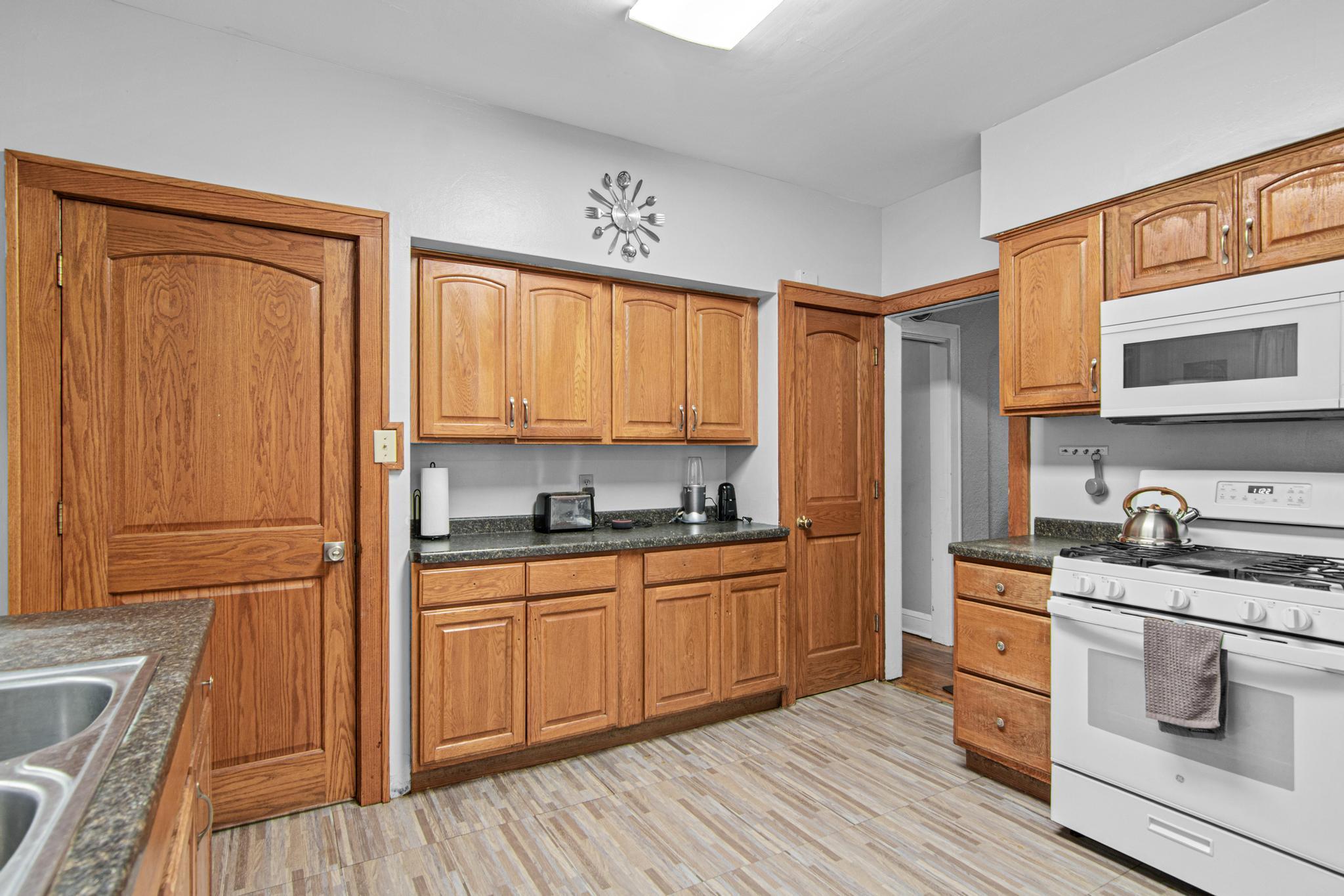 View of Residential at 1206 Russell Avenue, Minneapolis MN 55411, Minneapolis (10 of 30) - Mike Wilen | Minnesota Team Real Estate
