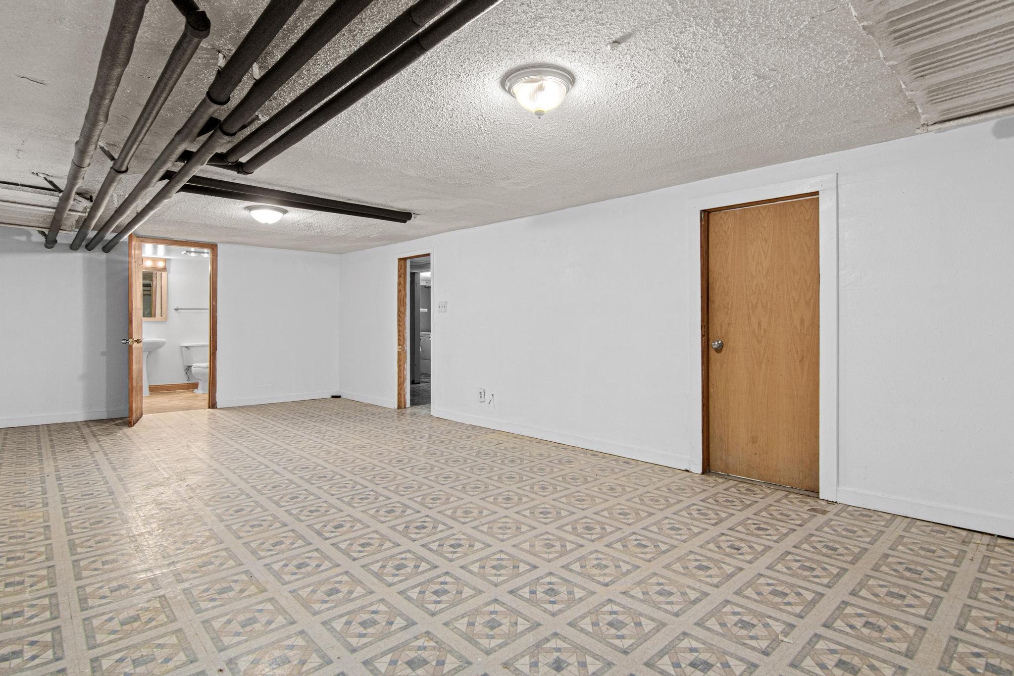 View of Residential at 1206 Russell Avenue, Minneapolis MN 55411, Minneapolis (23 of 30) - Mike Wilen | Minnesota Team Real Estate