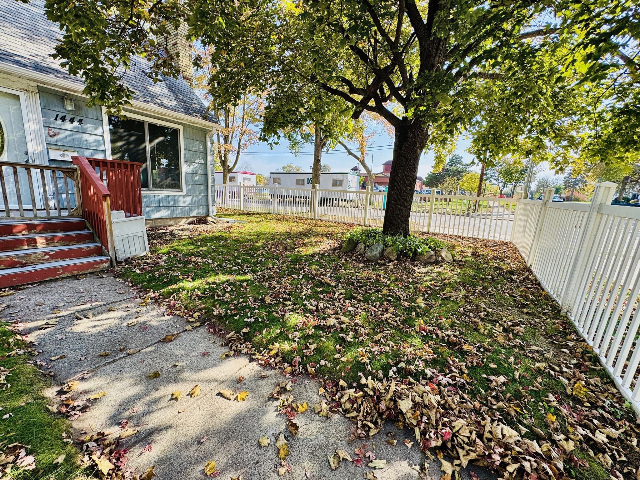 View of Residential at 1444 Saint Albans Street, Saint Paul MN 55117, Saint Paul (28 of 30) - Mike Wilen | Minnesota Team Real Estate