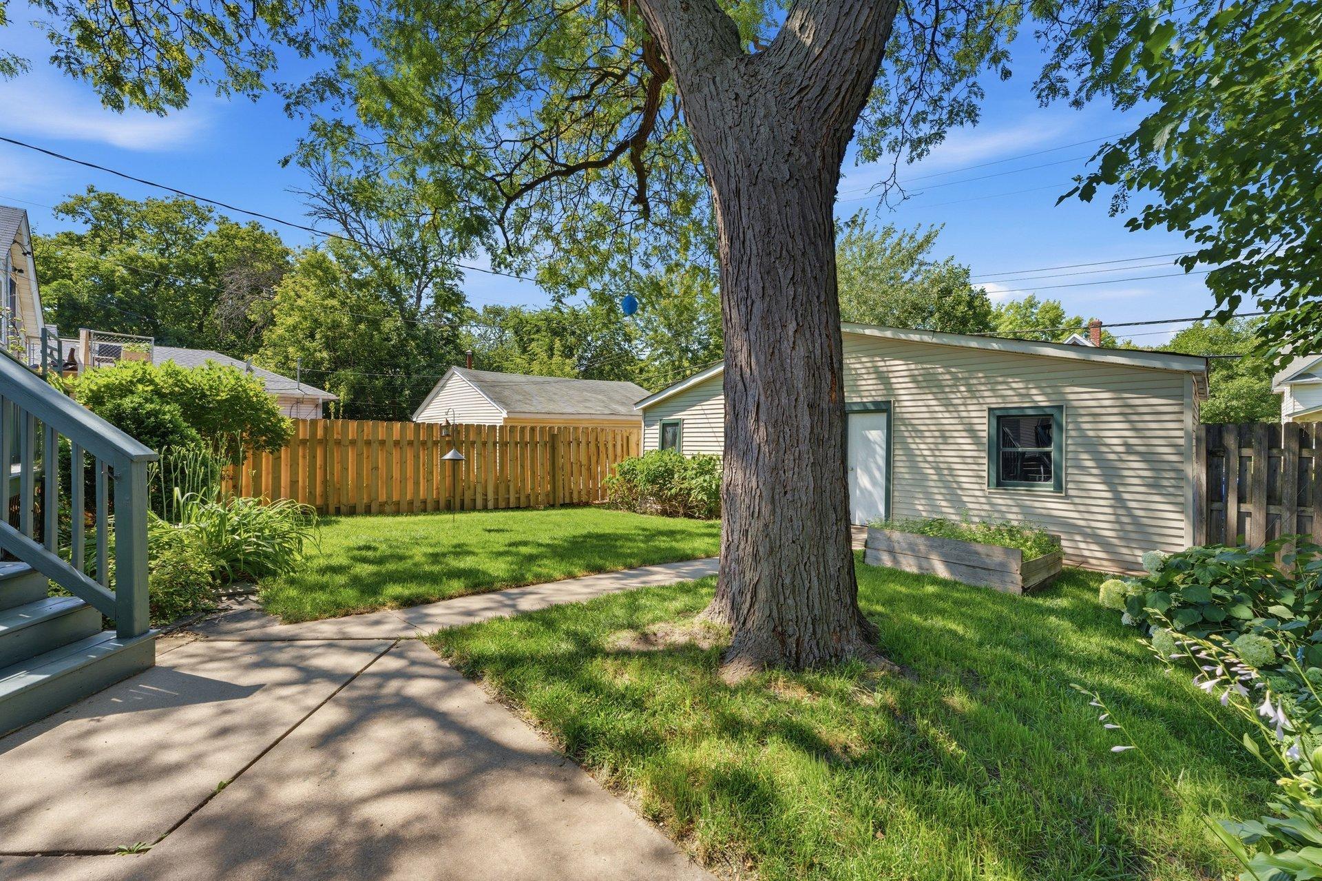 View of Residential at 397 Thomas Avenue, Saint Paul MN 55103, Saint Paul (12 of 43) - Mike Wilen | Minnesota Team Real Estate